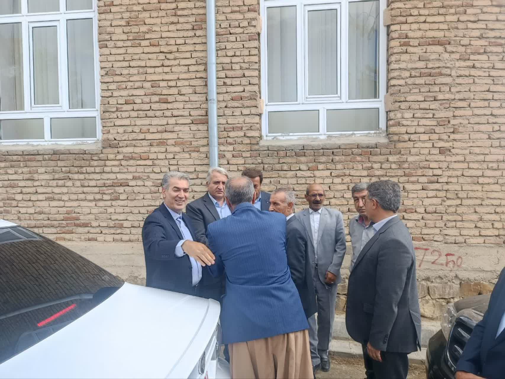 بازدید فرماندار سلماس از گبرآباد با همراهی نماینده و مسئولان محلی