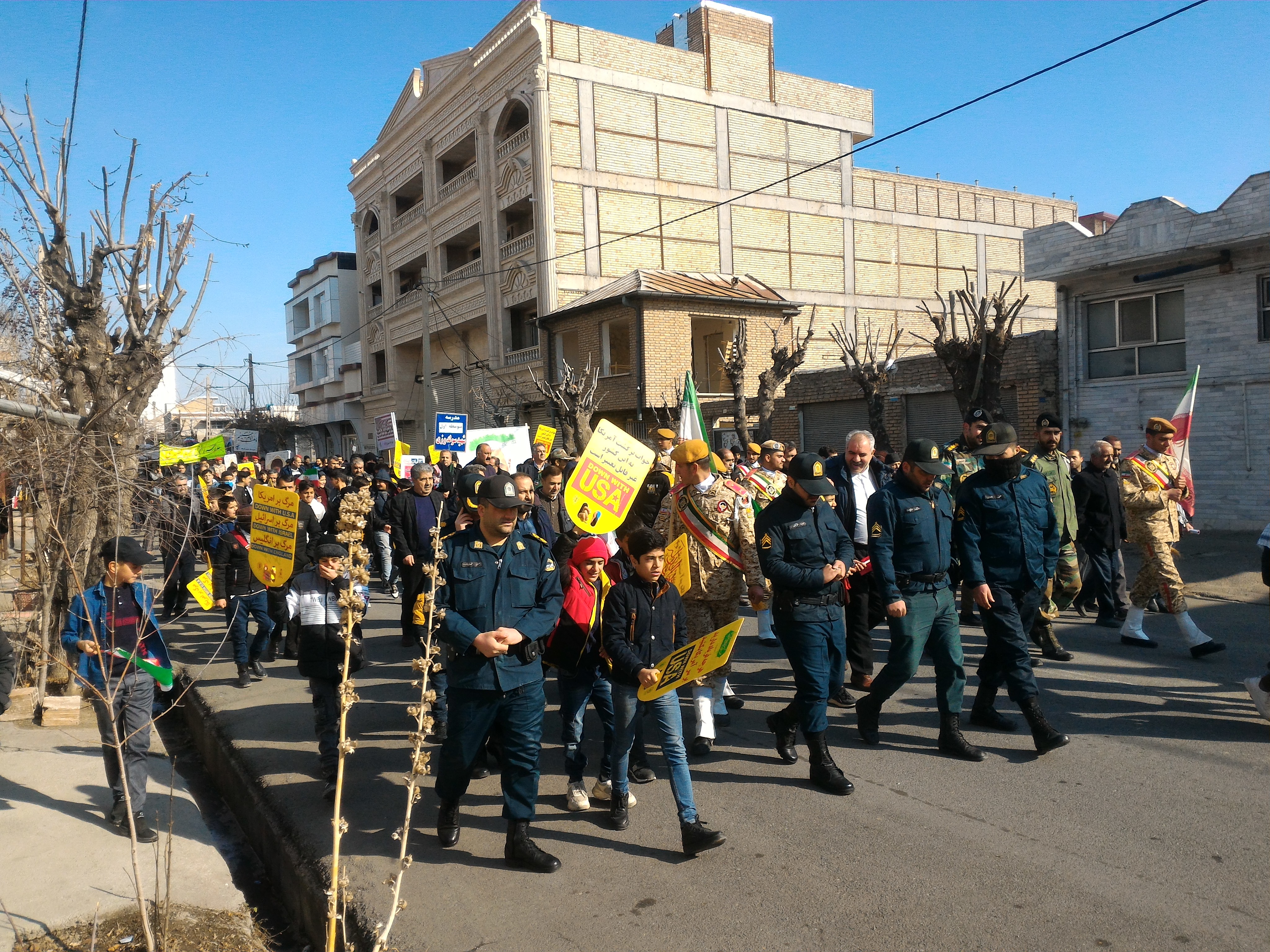 حضور پرشور و باشکوه مردم شریف شهرستان سلماس در راهپیمایی یوم الله 22 بهمن 1401