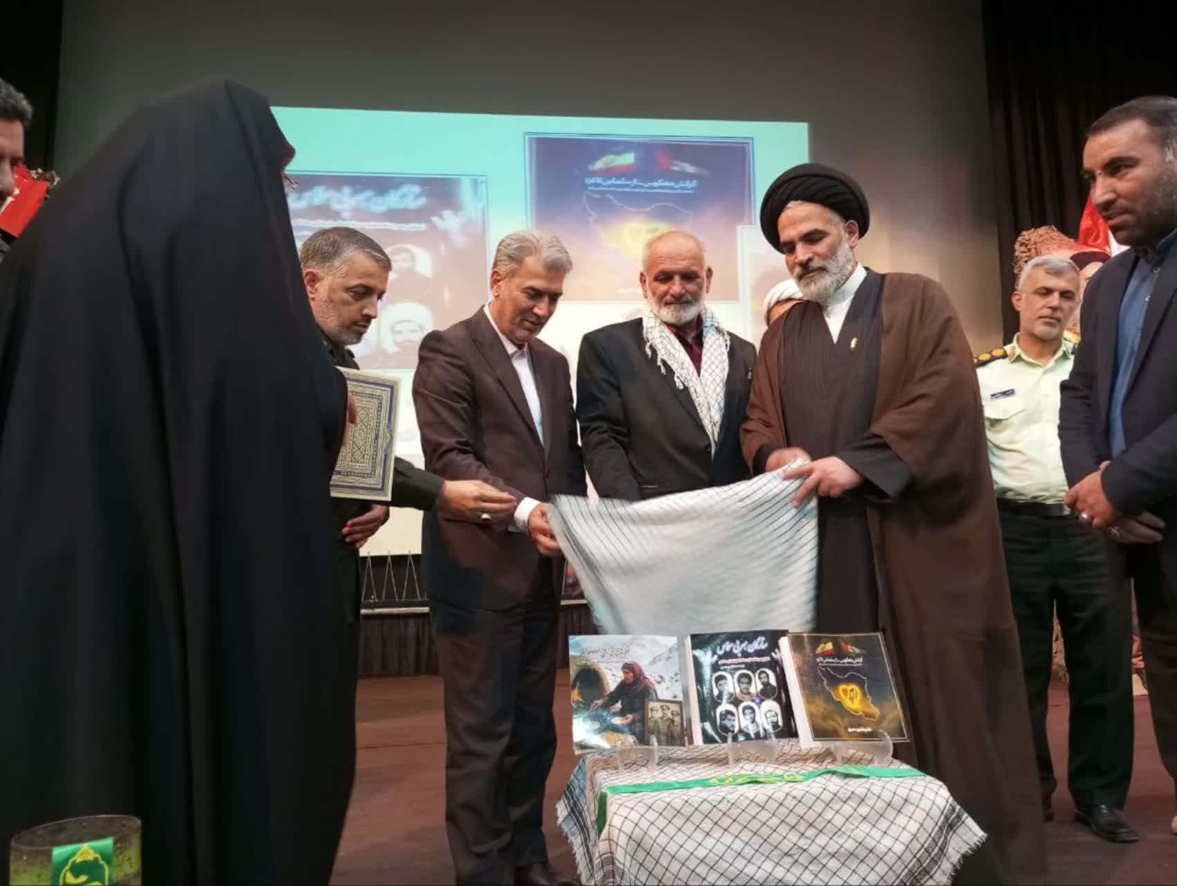 تجلیل از فخری مصری، بانوی فرهنگ و تاریخ سلماس در همایش هفته دفاع مقدس