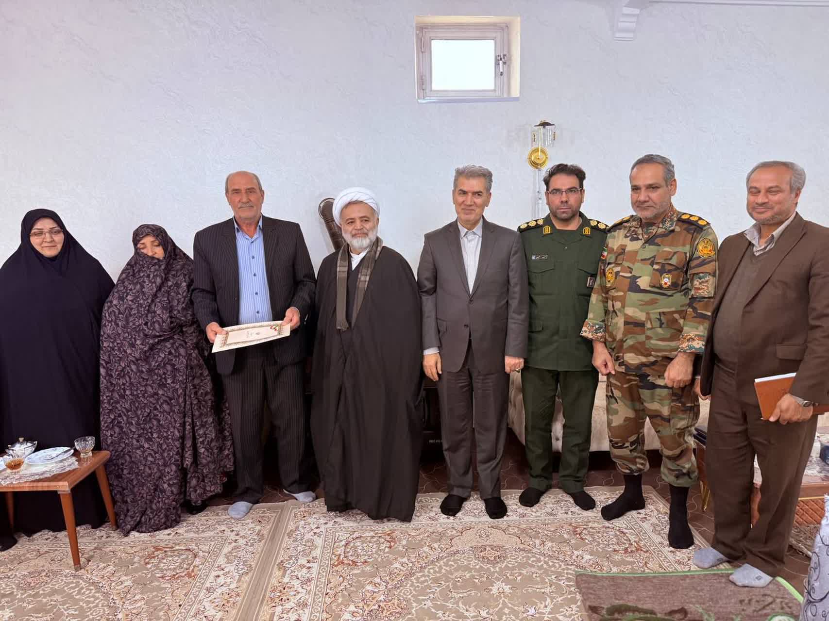 🌷دیدار فرماندار شهرستان سلماس و مشاور استاندار در امور ایثارگران با خانواده معزز شهدا