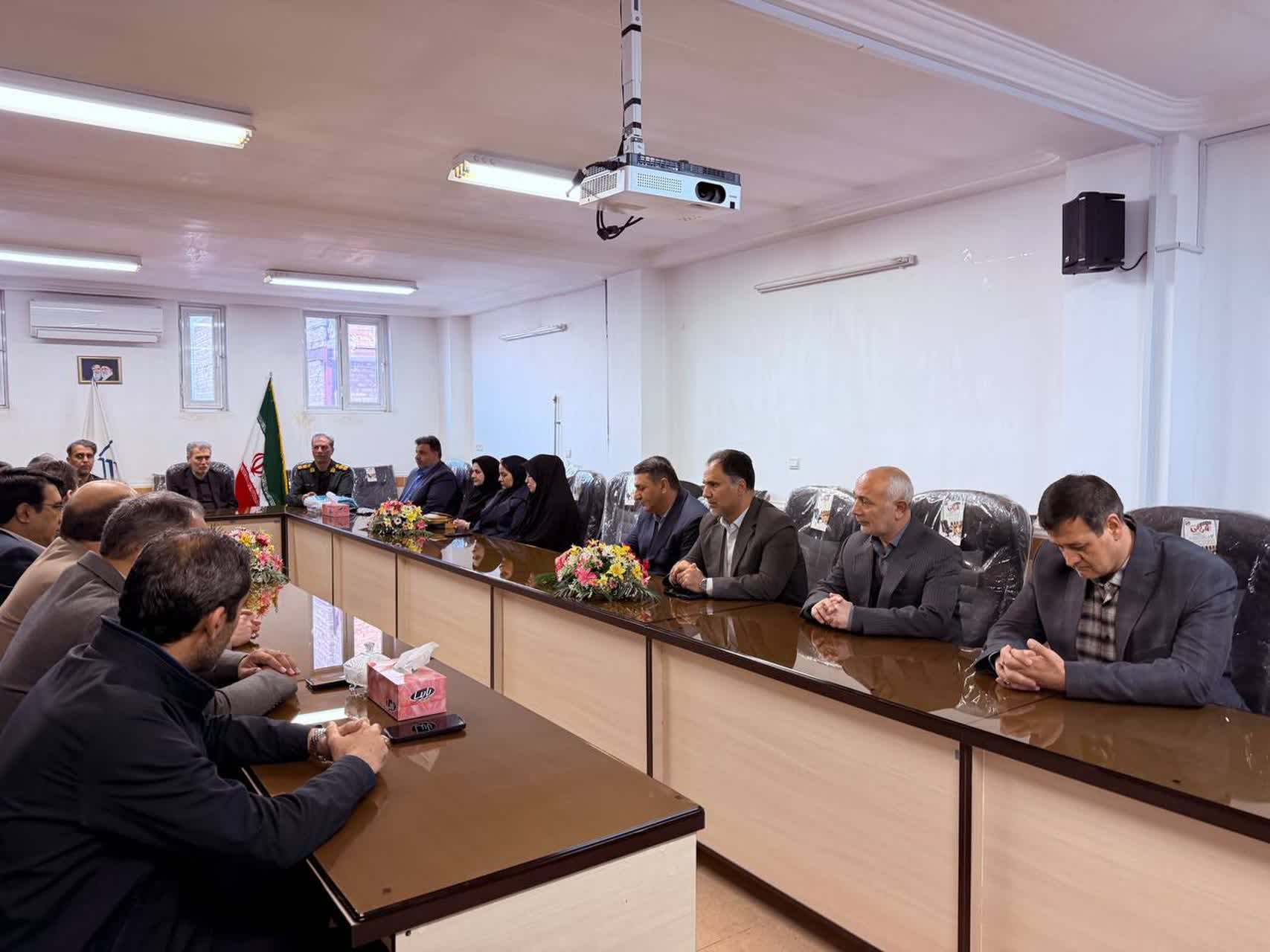 حضور فرماندار و اعضای شورای اداری شهرستان سلماس در سازمان نظام مهندسی به مناسبت 5 اسفند، سالروز بزرگداشت خواجه نصیر الدین طوسی و روز مهندس