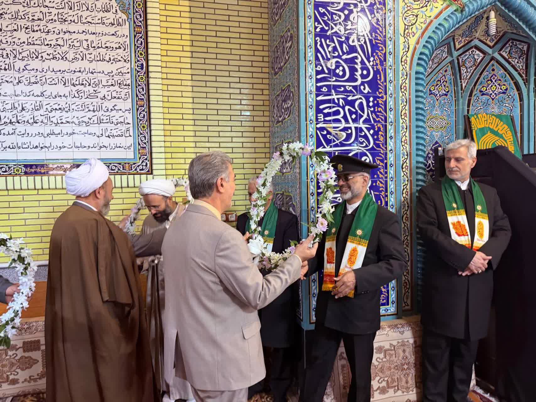 کاروان زیر سایه خورشید وابسته به آستان قدس رضوی با حضور در تازه‌شهر سلماس مورد استقبال مردم و مسئولان این شهر قرار گرفت.