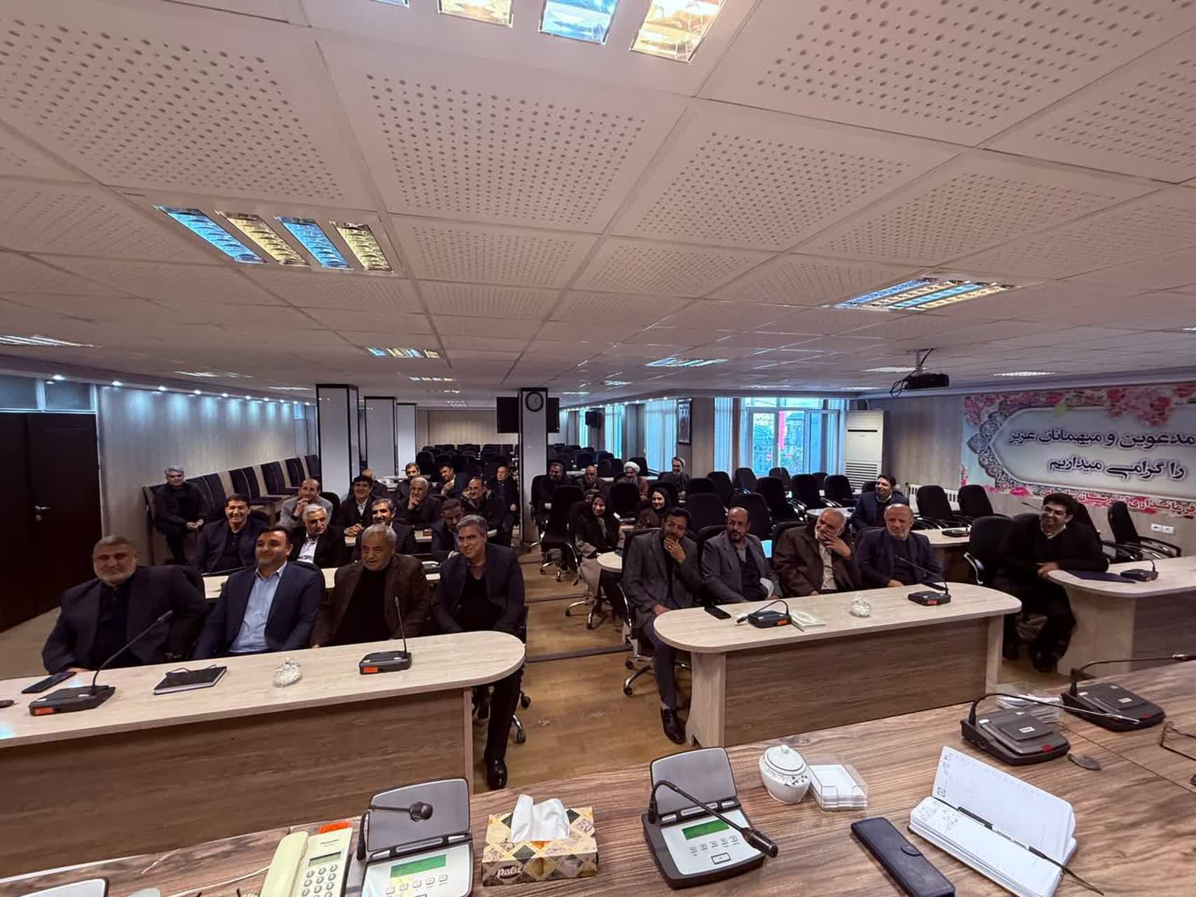 *جلسه انتخاب معتمدین اصلی و علی البدل هفتمین دوره شوراهای اسلامی شهرستان سلماس به ریاست فرماندار شهرستان و با حضور دادستان عمومی و انقلاب و اعضای هیئت نظارت برگزار شد*