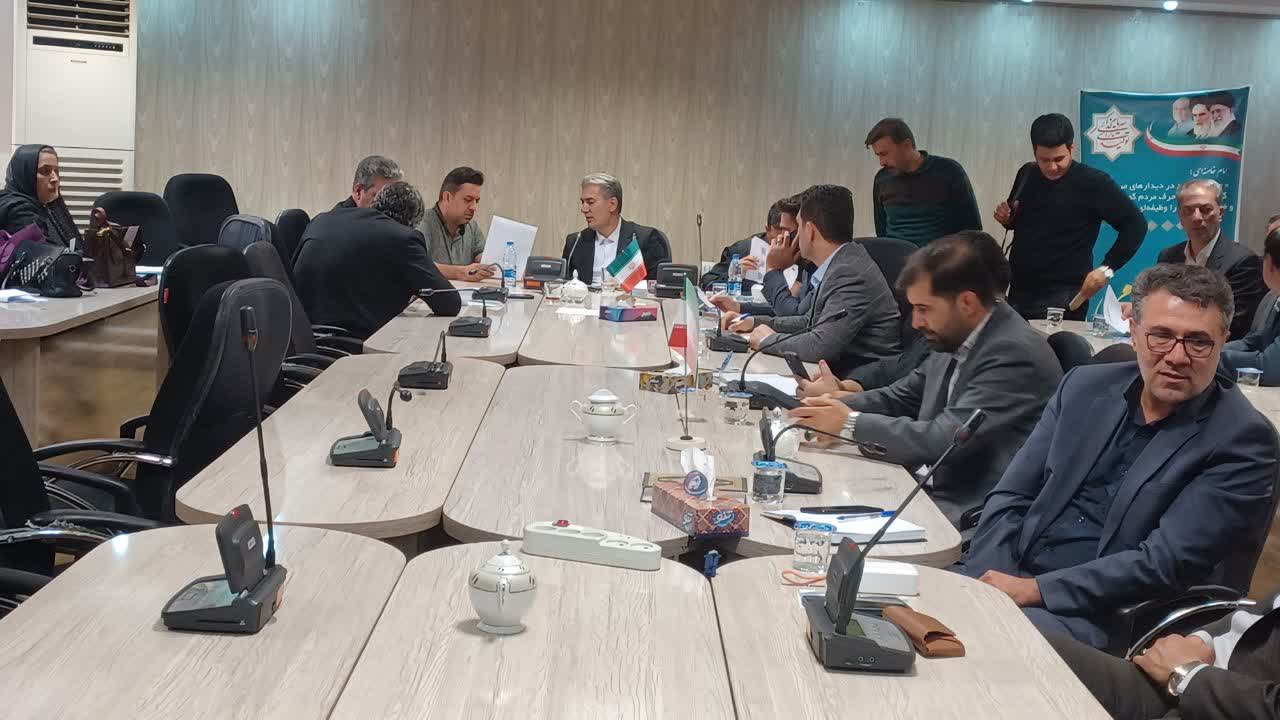 ملاقات مردمی فرماندار سلماس؛ چهار ساعت گفتوگوی بیواسطه با شهروندان