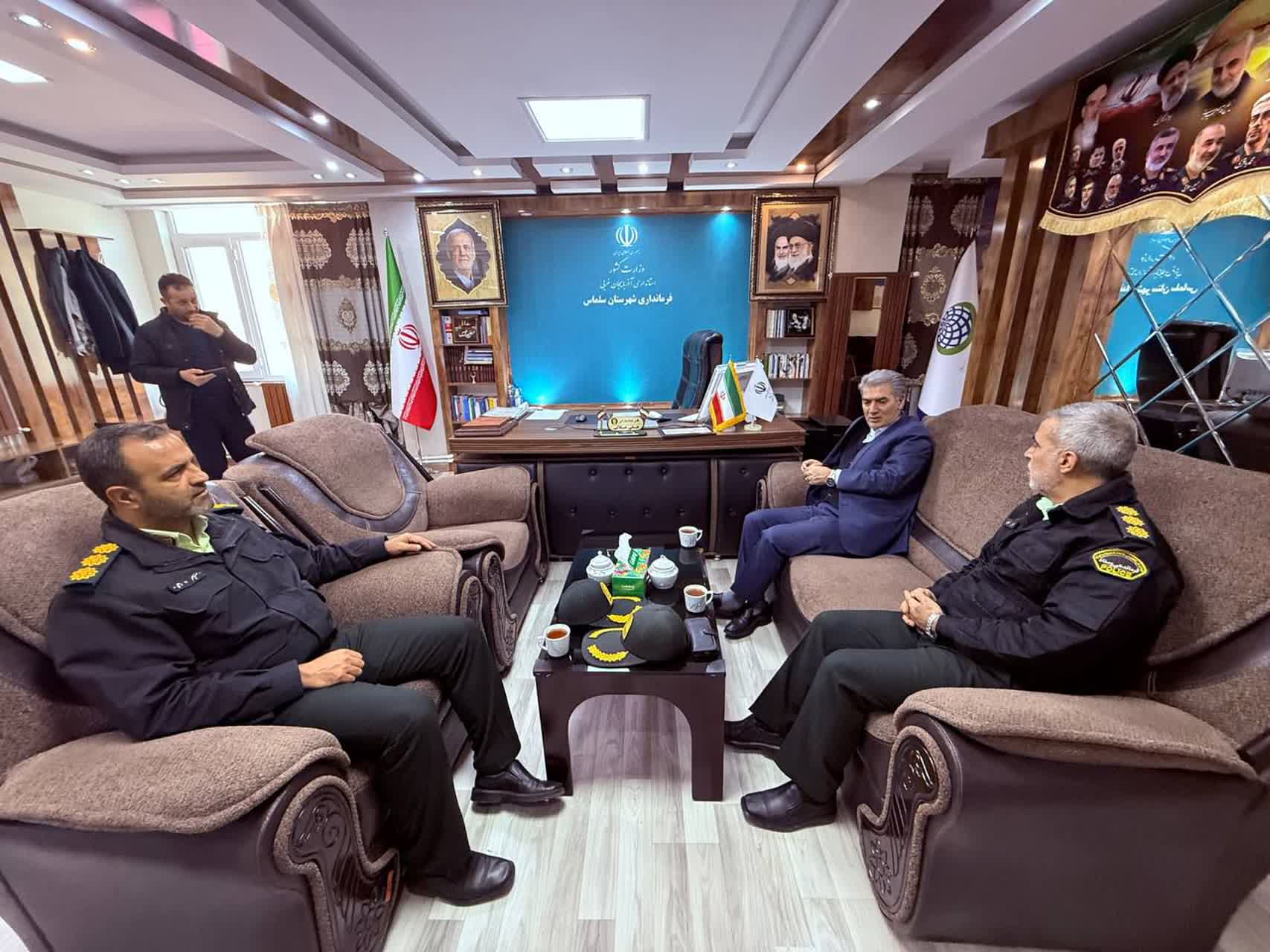 فرمانده انتظامی شهرستان سلماس با فرماندار این شهرستان دیدار و گفت‌وگو کرد.