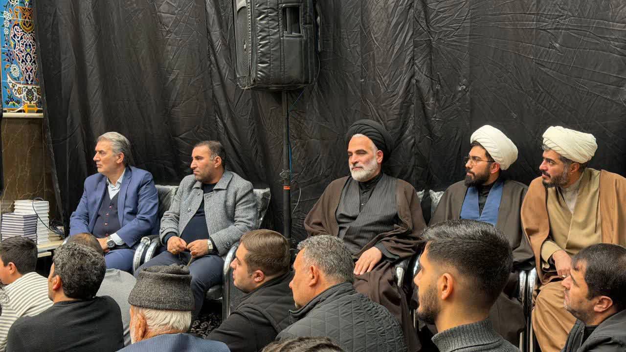 مراسم عزاداری مردم ولایتمدار شهرستان سلماس بهمناسبت ایام شهادت حضرت زینب کبری (س) با حضور گسترده اقشار مختلف مردم برگزار شد.