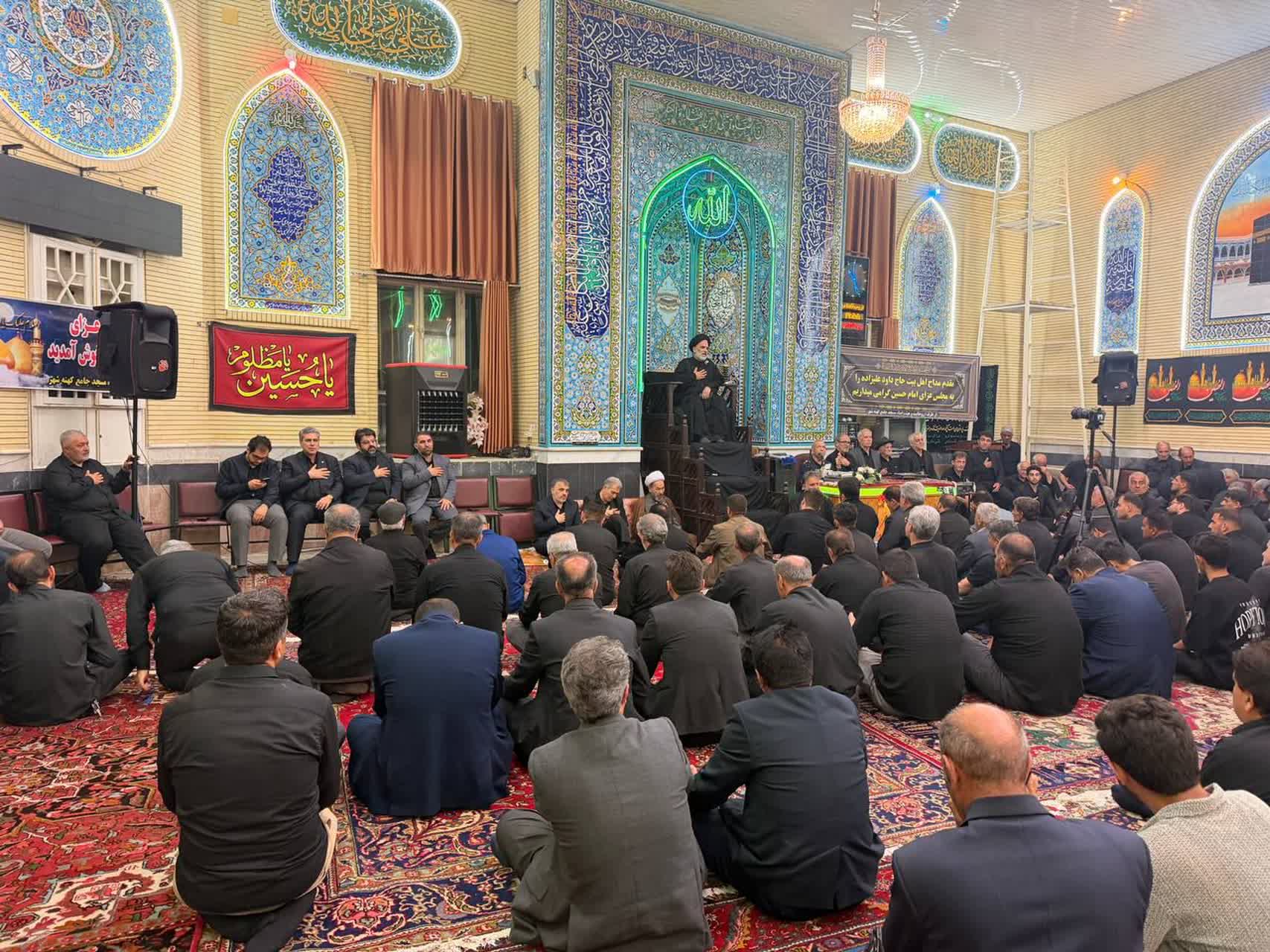 مراسم عزاداری شب سوم محرم در مسجد جامع تازهشهر برگزار شد