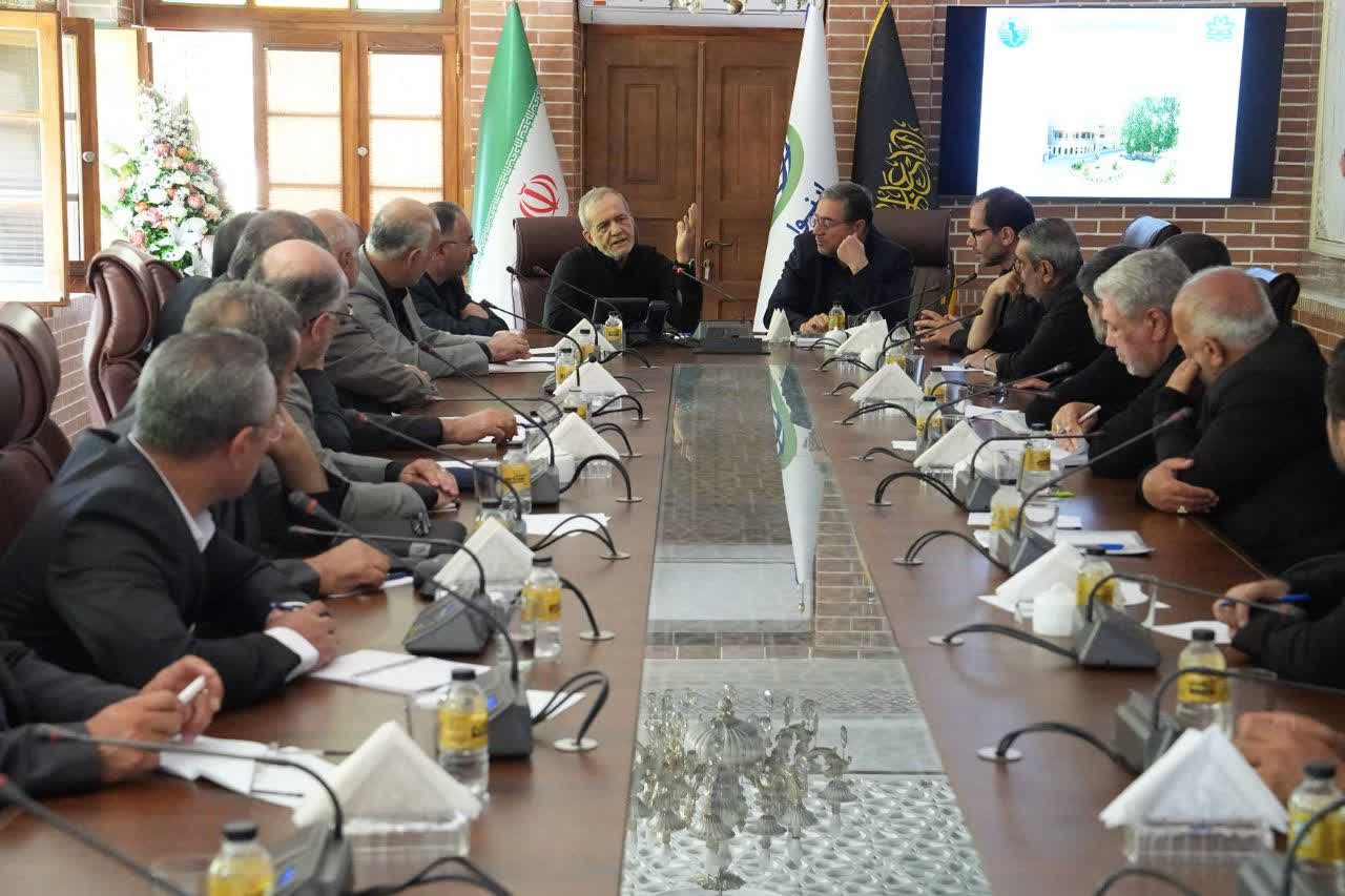 با حضور رئیسجمهور انجام شد؛ برگزاری جلسه بررسی روند پیشرفت احیای دریاچه ارومیه