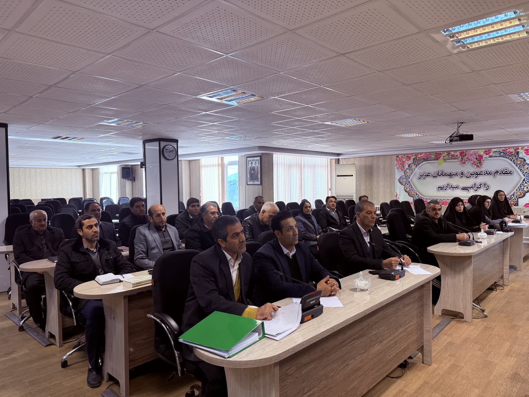 جلسه ستاد بازآفرینی پایدار شهری در سلماس برگزار شد