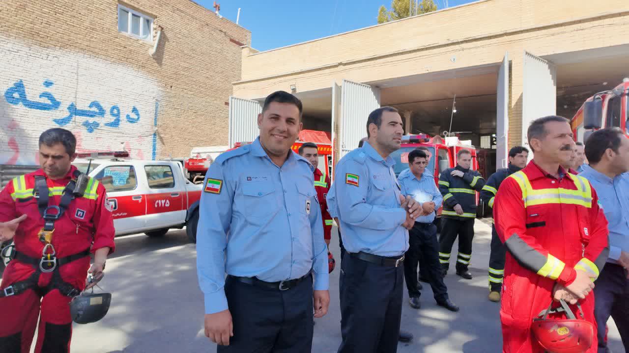 تجلیل از آتشنشانان نمونه در سلماس به مناسبت روز آتشنشانی و ایمنی