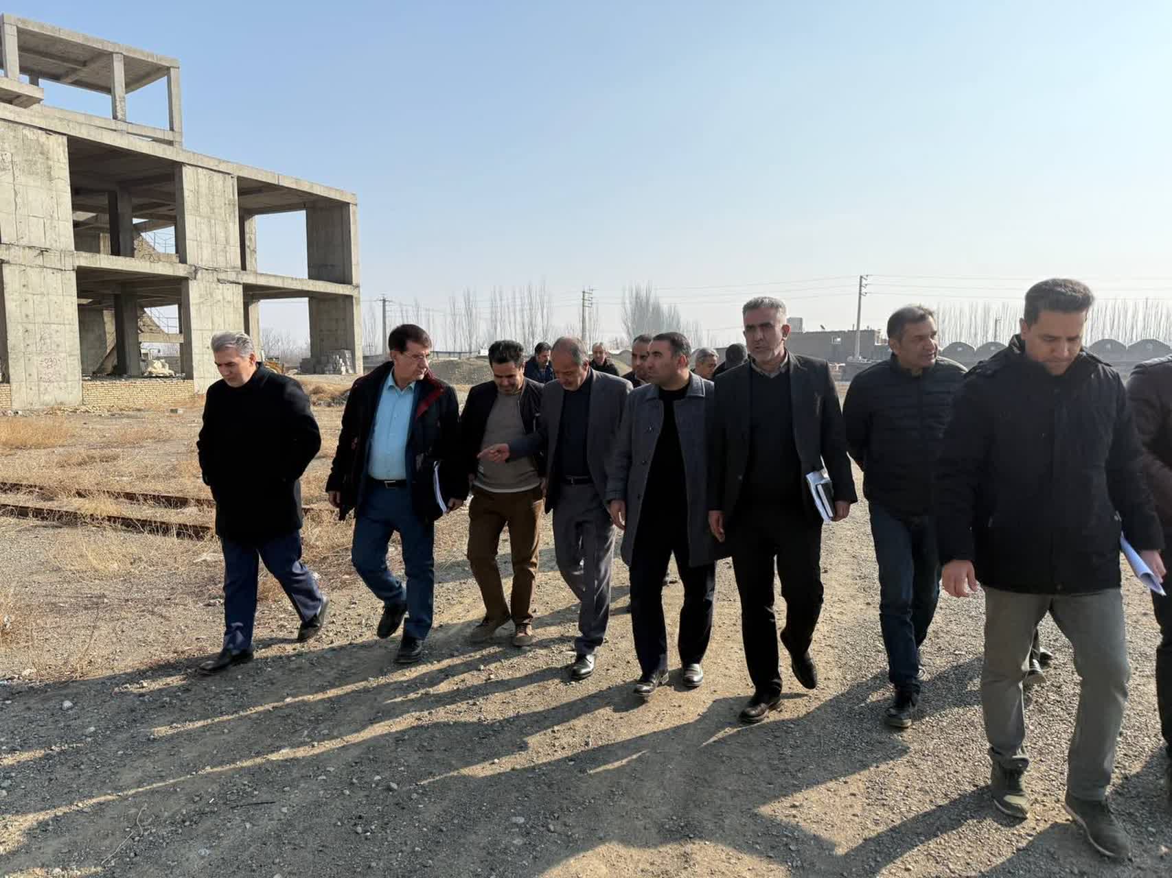 در جریان بازدید معاون وزیر راه و شهرسازی و رئیس سازمان مجری طرحهای ملی، فرماندار شهرستان سلماس، نماینده مردم شریف سلماس در مجلس شورای اسلامی، دادستان و جمعی از رؤسای ادارات، روند اجرای پروژه در حال ا