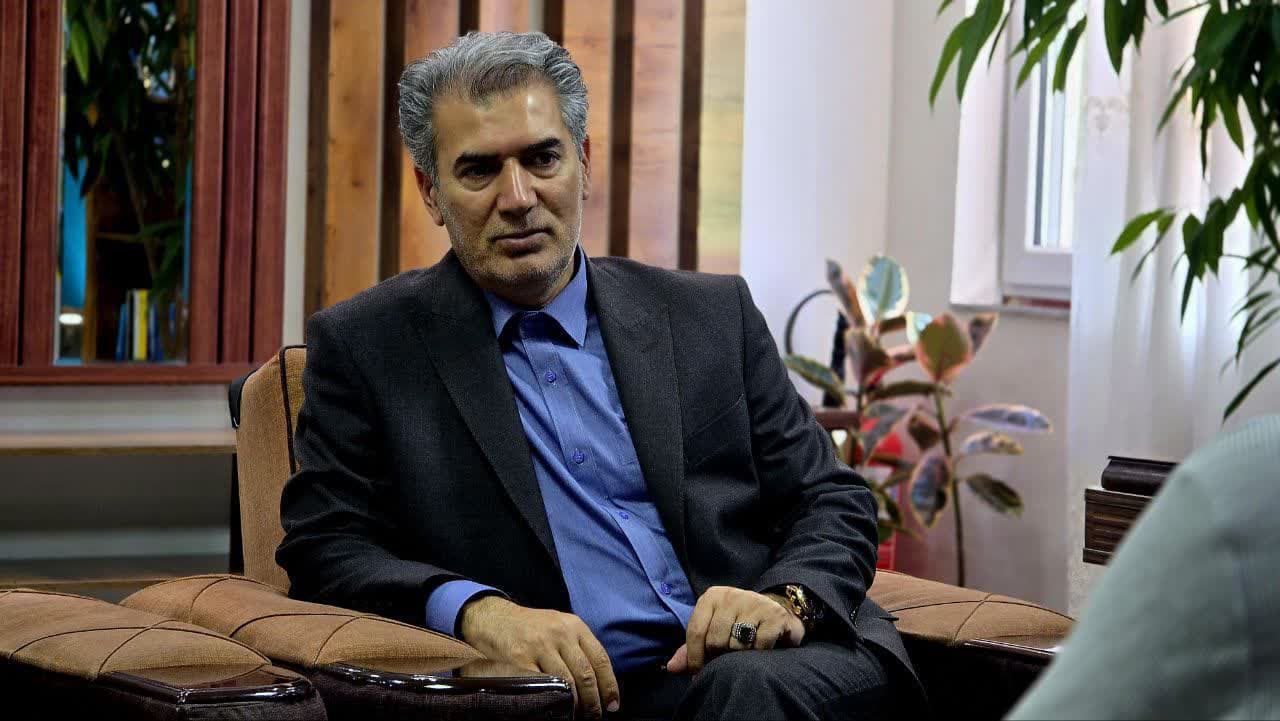 دیدار رئیس آموزش و پرورش سلماس و خیر مدرسهساز با فرماندار سلماس