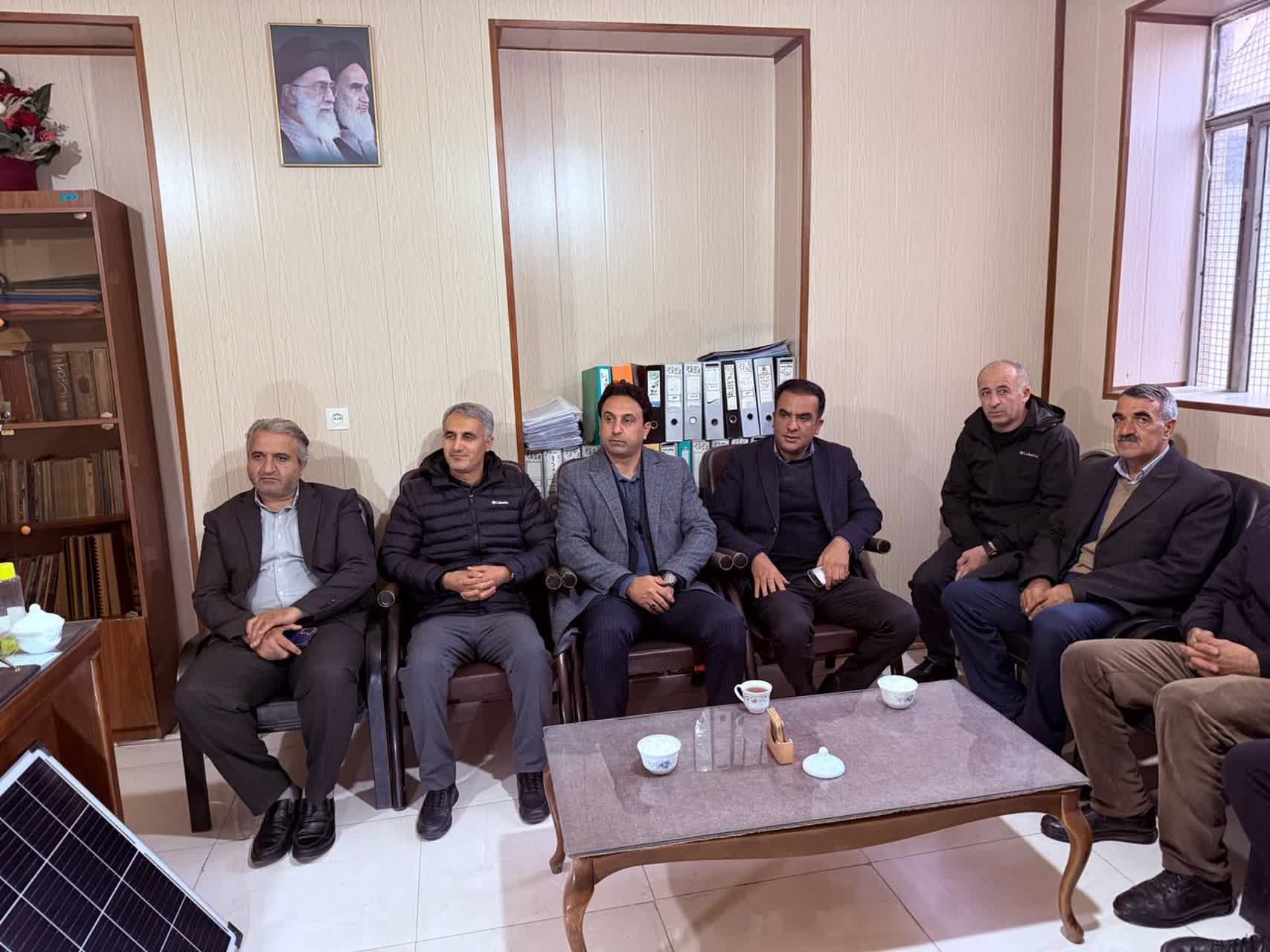 آیین تحویل و توزیع 30 دستگاه پنل خورشیدی امروز با حضور فرماندار شهرستان سلماس، نماینده مردم سلماس در مجلس شورای اسلامی و جمعی از مسئولان محلی برگزار شد