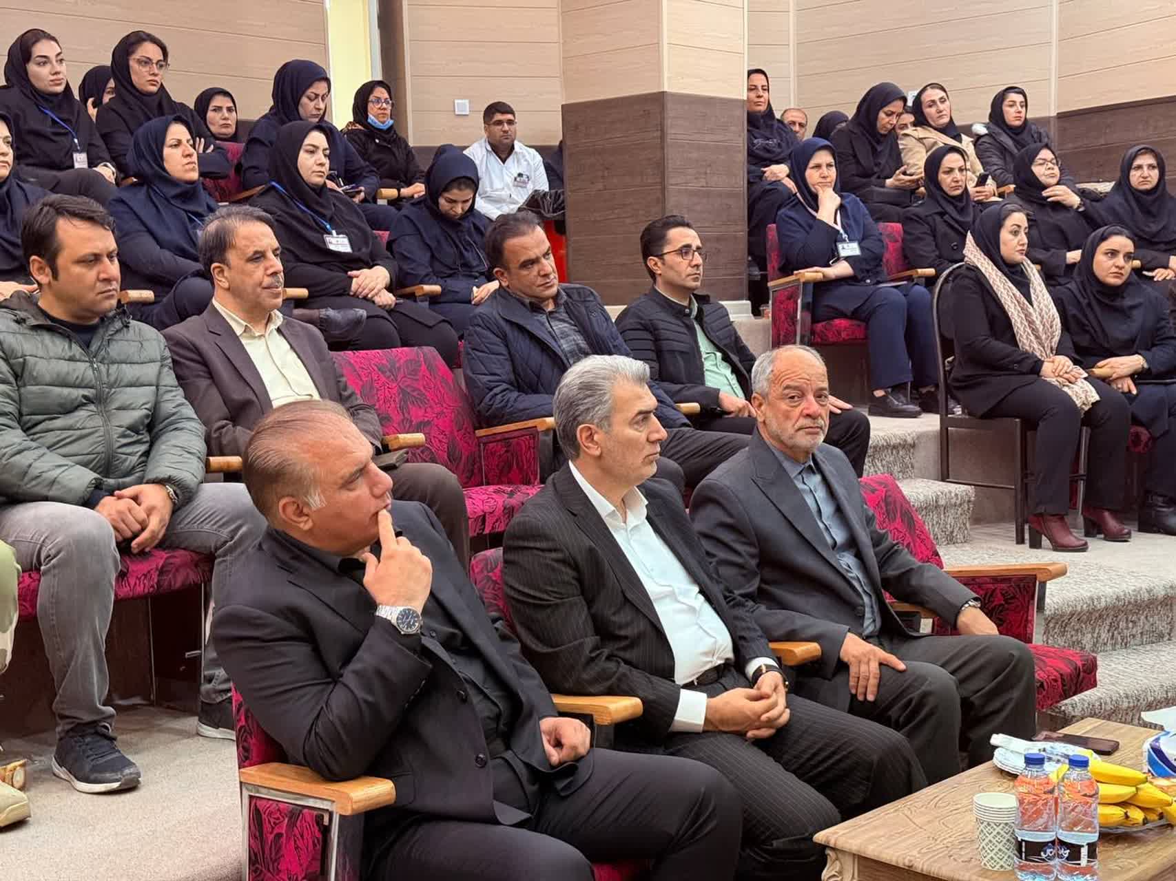 ⭕️ آیین تودیع و معارفه رئیس بیمارستان خاتمالانبیاء(ص) سلماس با حضور فرماندار شهرستان، نماینده مردم سلماس در مجلس شورای اسلامی و جمعی از مسئولین شهرستانی برگزار شد.