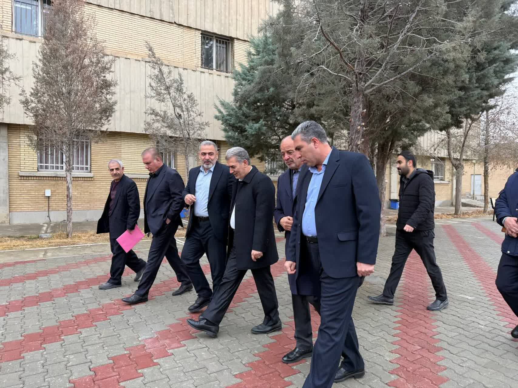 🔻بازدید فرماندار شهرستان سلماس به همراه نماینده مردم شریف سلماس در مجلس شورای اسلامی و رئیس شبکه بهداشت و درمان از روند اجرای پروژه محوطهسازی بیمارستان خاتمالانبیاء(ص) انجام شد.