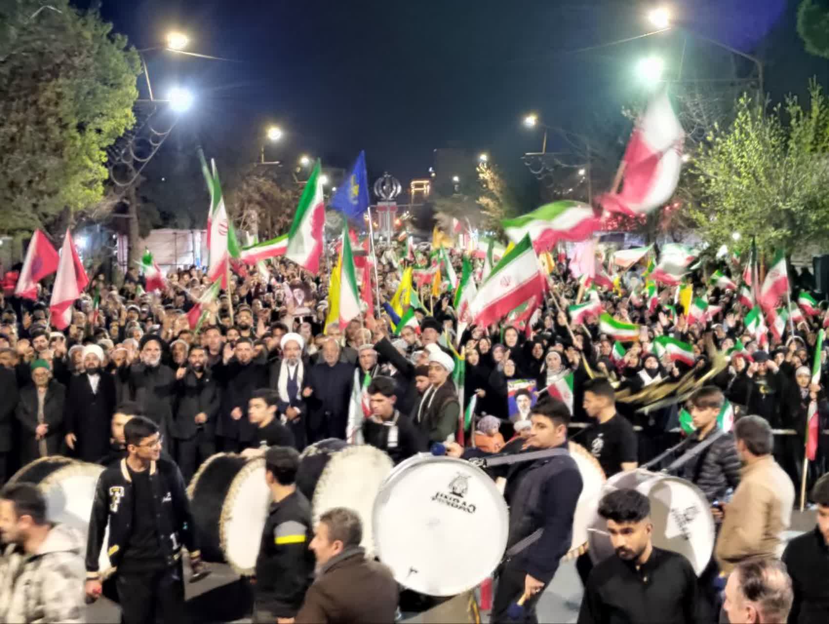 به مناسبت روز جهانی سیمبان  آیین تجلیل از سیمبانان مدیریت توزیع نیروی برق شهرستان سلماس با حضور فرماندار برگزار شد