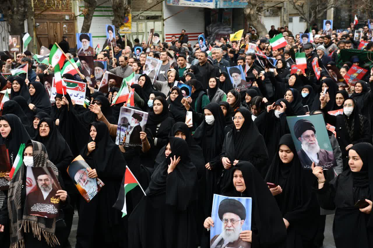 جلوه هایی زیبا از حضور پرشور مسؤلان، مردم ، جامعه بزرگ فرهنگی و دانش آموزی شهرستان سلماس در راهپیمایی روز قدس و بیعیت با سومین علمدار انقلاب   🗓 22 اسفند ماه 1404