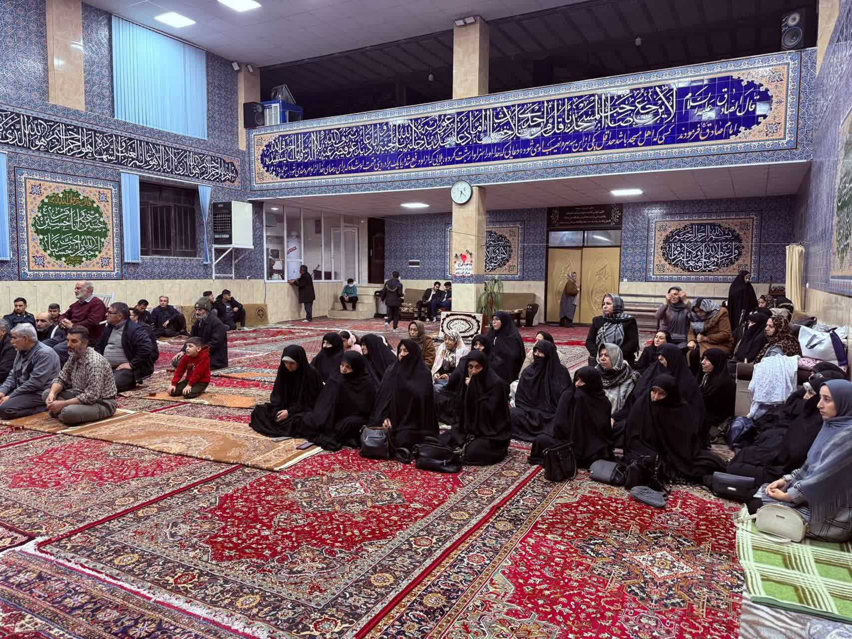 برگزاری میز خدمت جهادی در سلماس با حضور فرماندار و پاسخگویی مستقیم به مطالبات مردمی