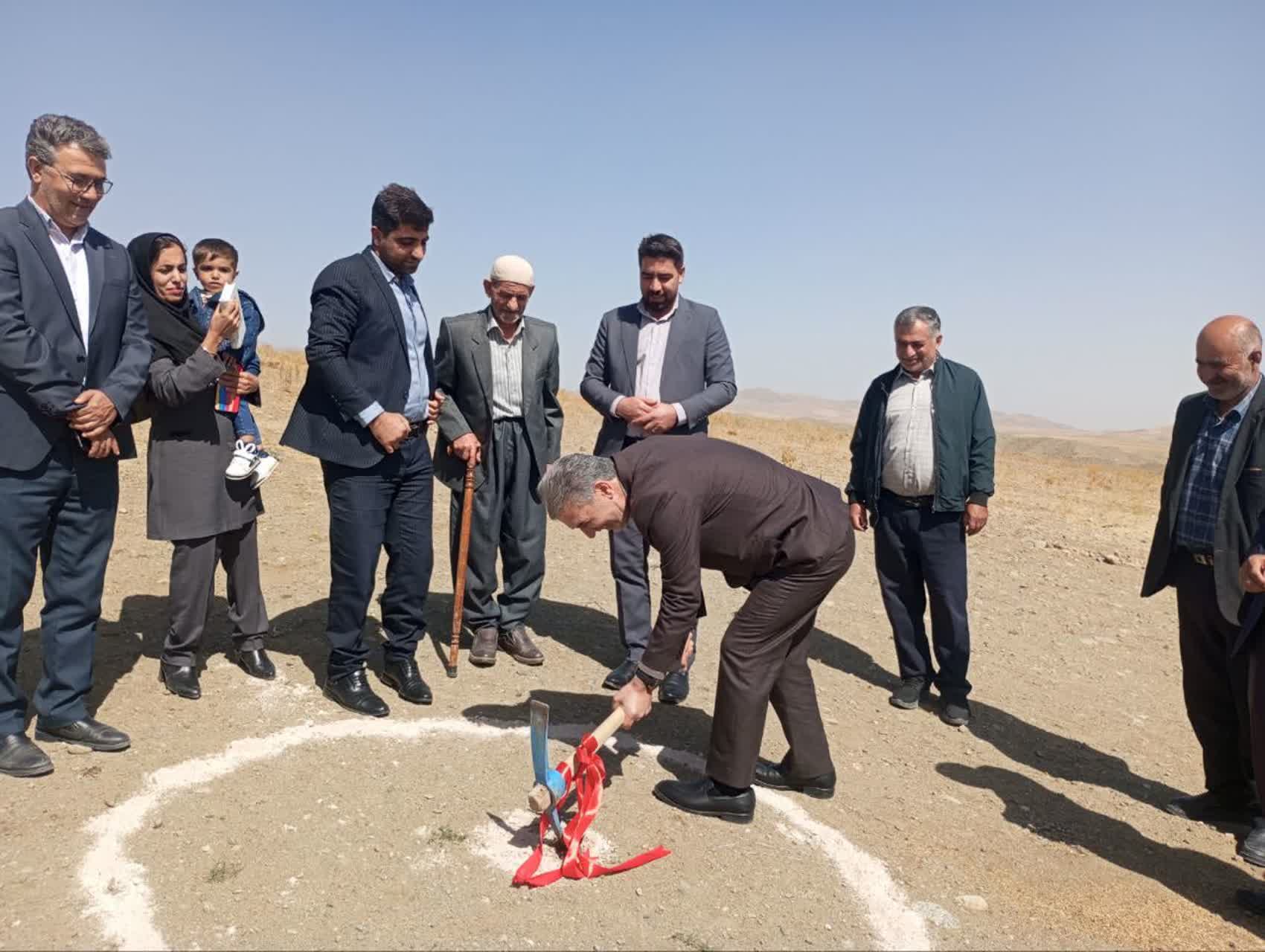 کلنگزنی پروژه احداث پارک کوهستانی در روستای هدر سلماس