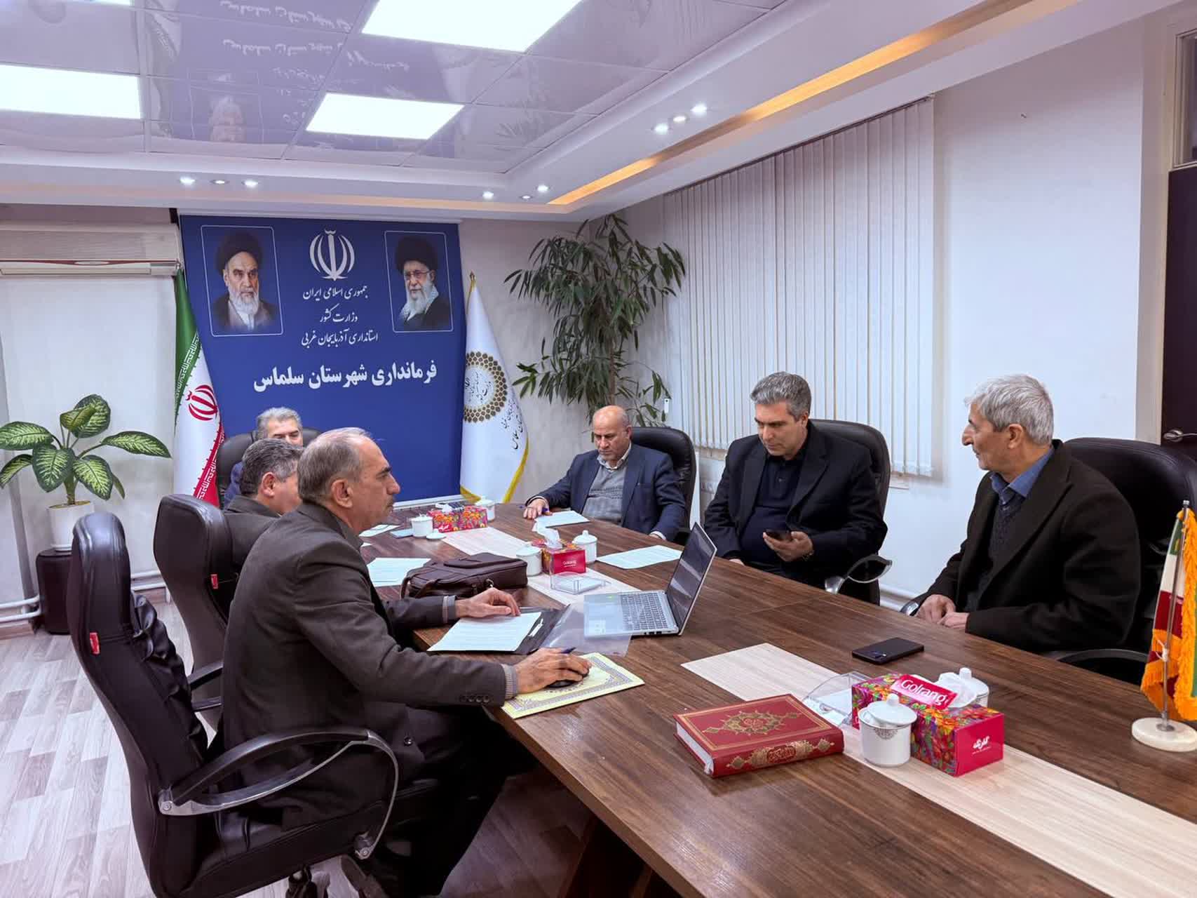 جلسه هیئت تطبیق شهرستان با حضور فرماندار، نماینده استانداری، رئیس دادگستری و سایر اعضای هیئت برگزار شد و در این جلسه، مصوبات ارسالی پس از طرح و بررسی‌های قانونی مورد رسیدگی قرار گرفته و تأیید یا رد شد