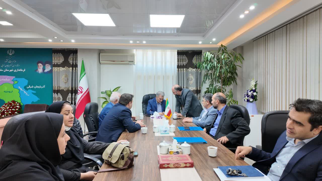 🔹 برگزاری جلسه بررسی موانع احداث نیروگاه خورشیدی در سلماس