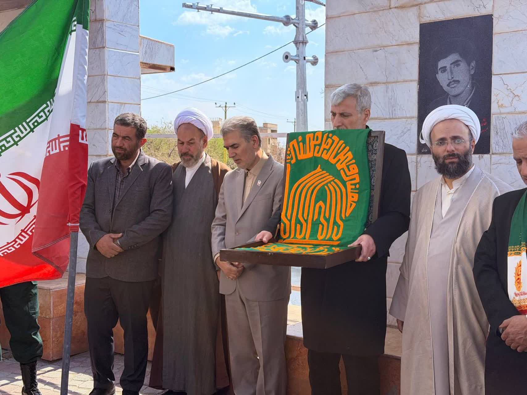 کاروان زیر سایه خورشید وابسته به آستان قدس رضوی با حضور در تازه‌شهر سلماس مورد استقبال مردم و مسئولان این شهر قرار گرفت.