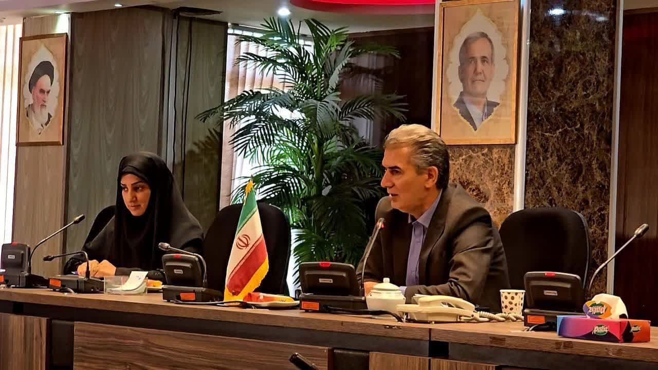 نشست بانوان فعال، نخبه با دکتر علائی؛ شنیدن حرف دل زنان توانمند سلماس