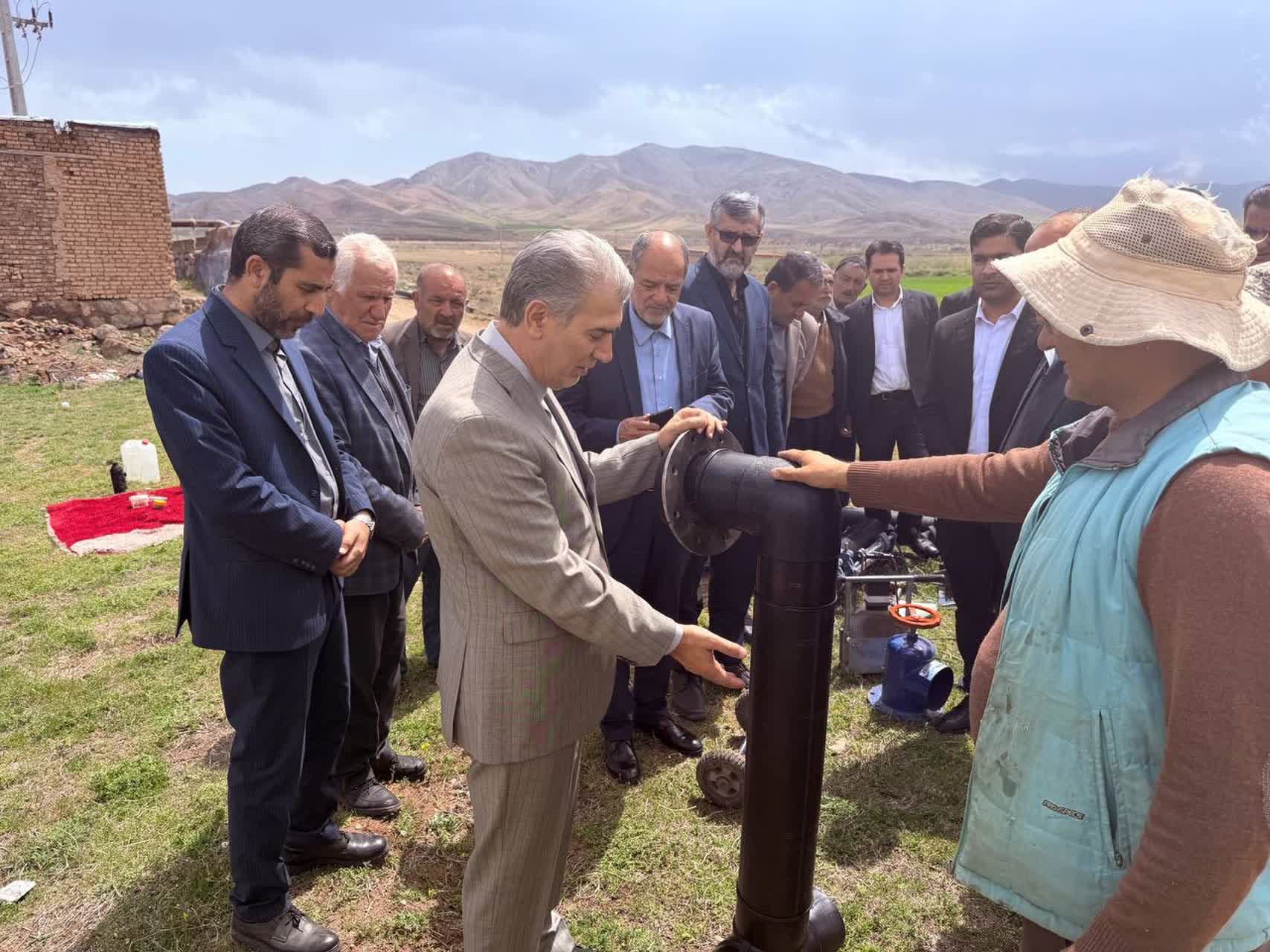 بازدید از پروژه‌های بنیاد برکت در سلماس؛ اصلاح آبیاری روستای ایستی‌سو با اعتبار 7 میلیارد تومان