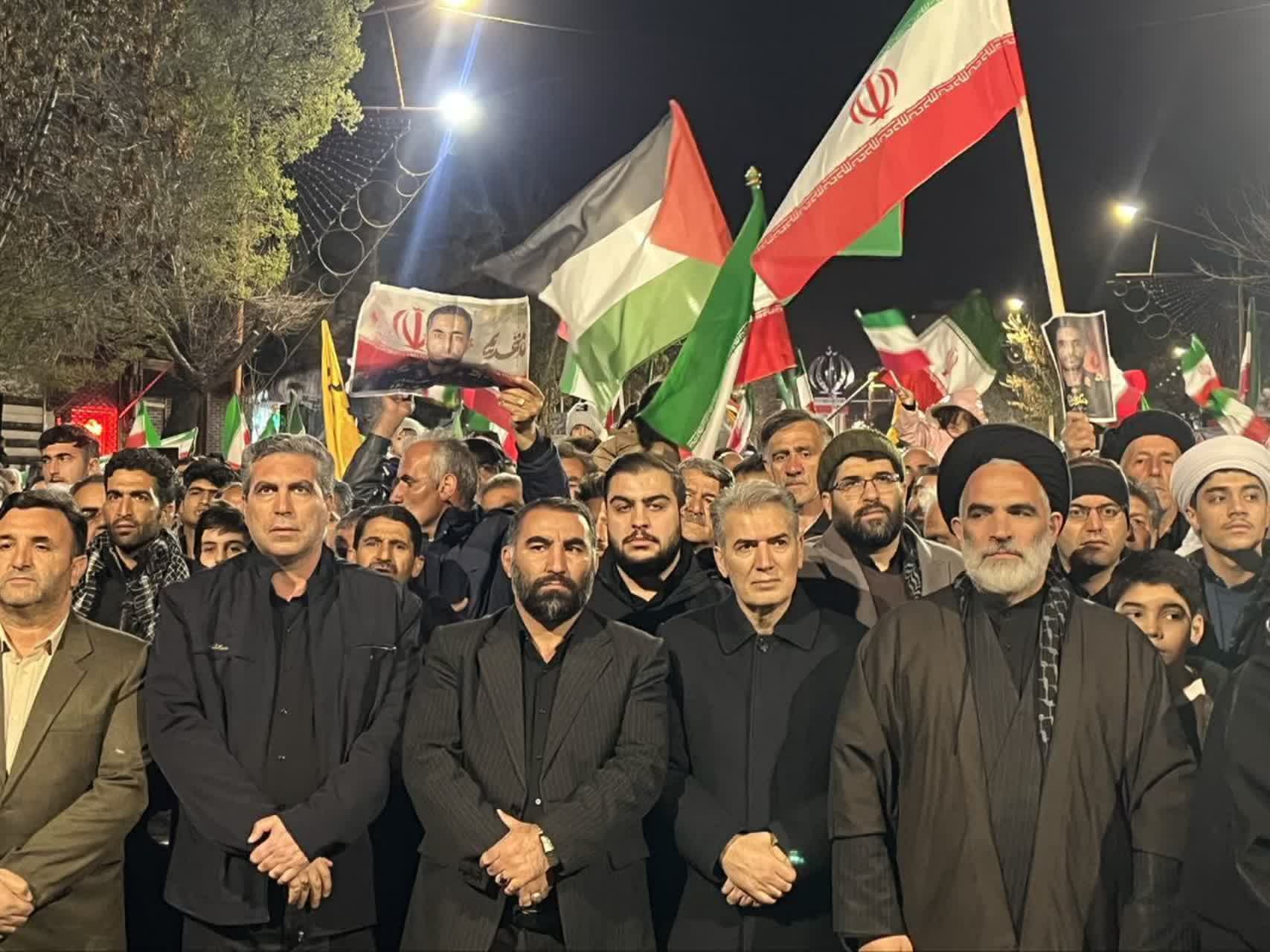 🇮🇷اجتماع پرشور مردم سلماس با حضور فرماندار و وداع با شهید دفاع از میهن