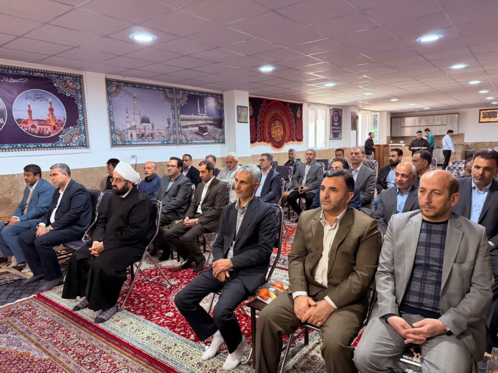 دیدار فرماندار، امام جمعه، نماینده مردم سلماس در مجلس شورای اسلامی و اعضای شورای تأمین و اداری این شهرستان با فرمانده سپاه پاسداران انقلاب اسلامی سلماس به مناسبت سالروز تأسیس سپاه برگزار شد.