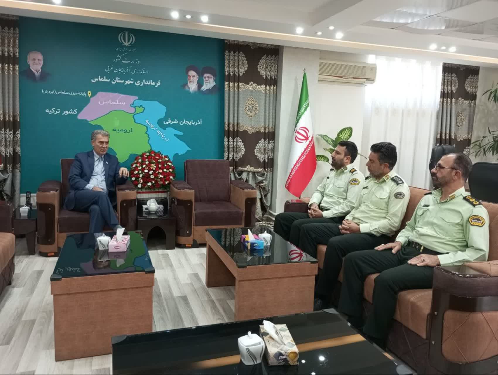 تقدیر فرماندار سلماس از همکاران نظامی فرمانداری به مناسبت هفته نیروی انتظامی