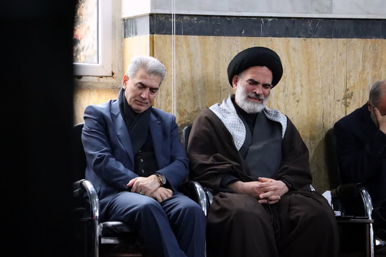 🏴 حضور فرماندار شهرستان سلماس در مراسم سخنرانی و عزاداری خیابانی شهادت حضرت امیرالمؤمنین امام علی علیه‌السلام در روز شهادت مولای متقیان برگزار شد.  🔰سخنران: حجت‌الاسلام والمسلمین