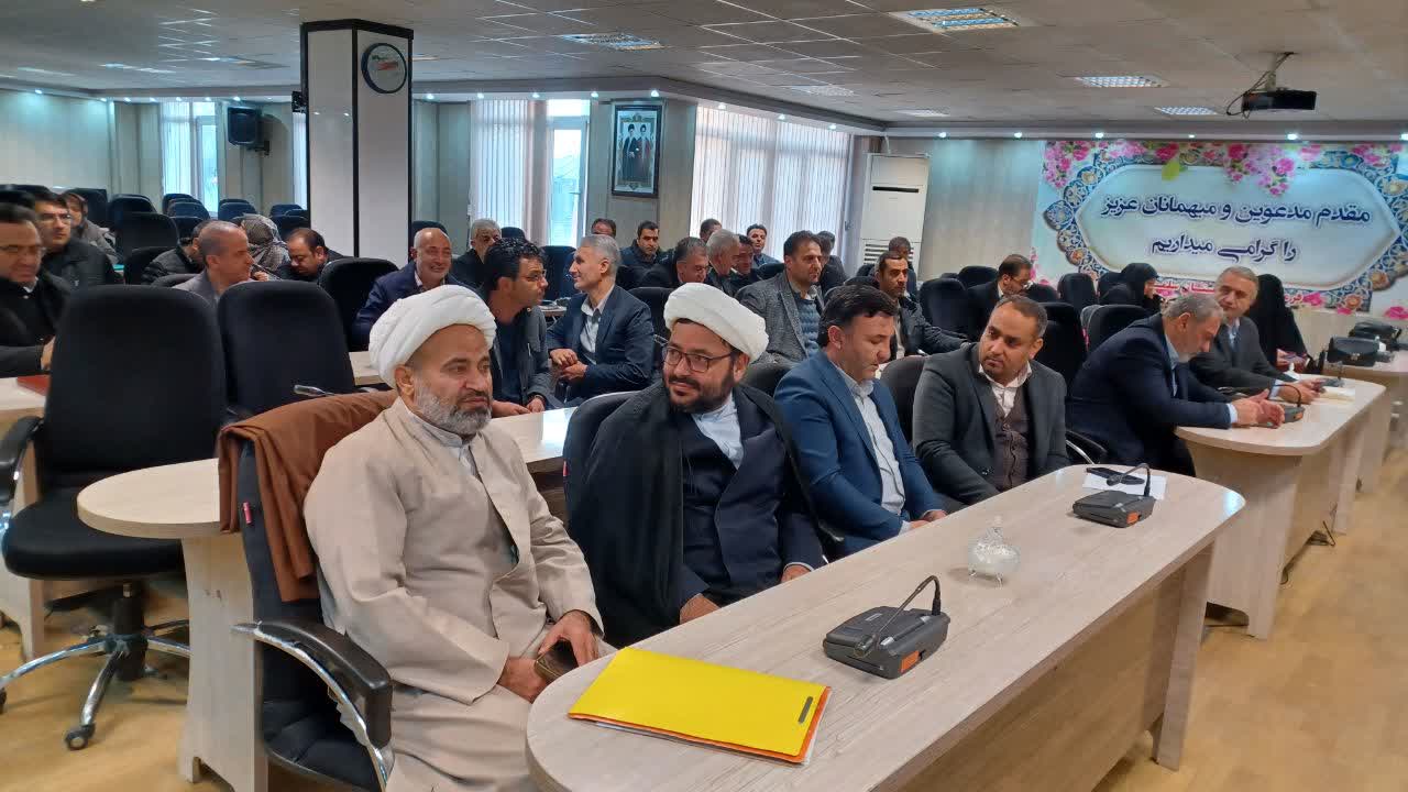 برگزاری ملاقات مردمی فرماندار سلماس با حضور رؤسای ادارات شهرستان در ایام دهه فجر