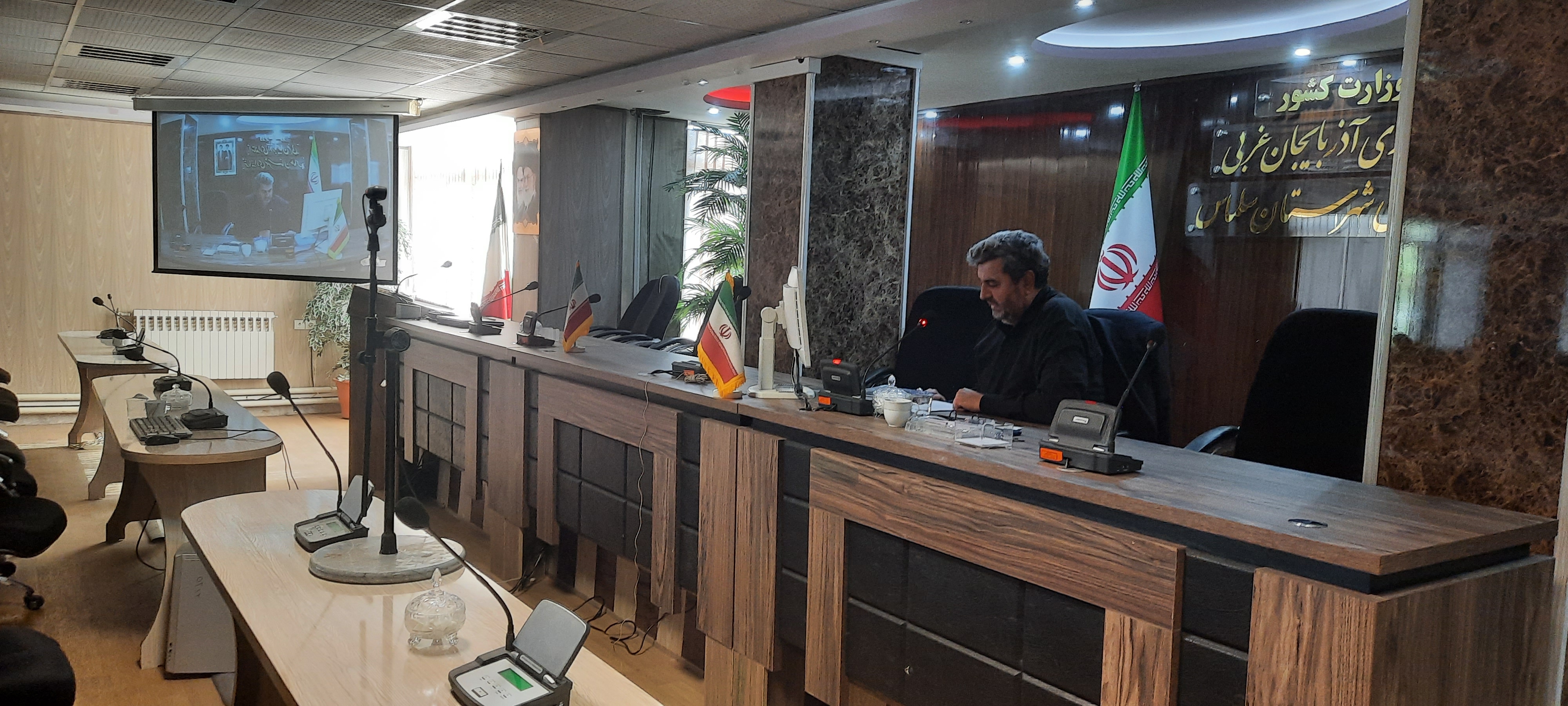 جلسه ستاد استانی مدیریت بیماری کرونا بصورت وبینار در فرمانداری سلماس