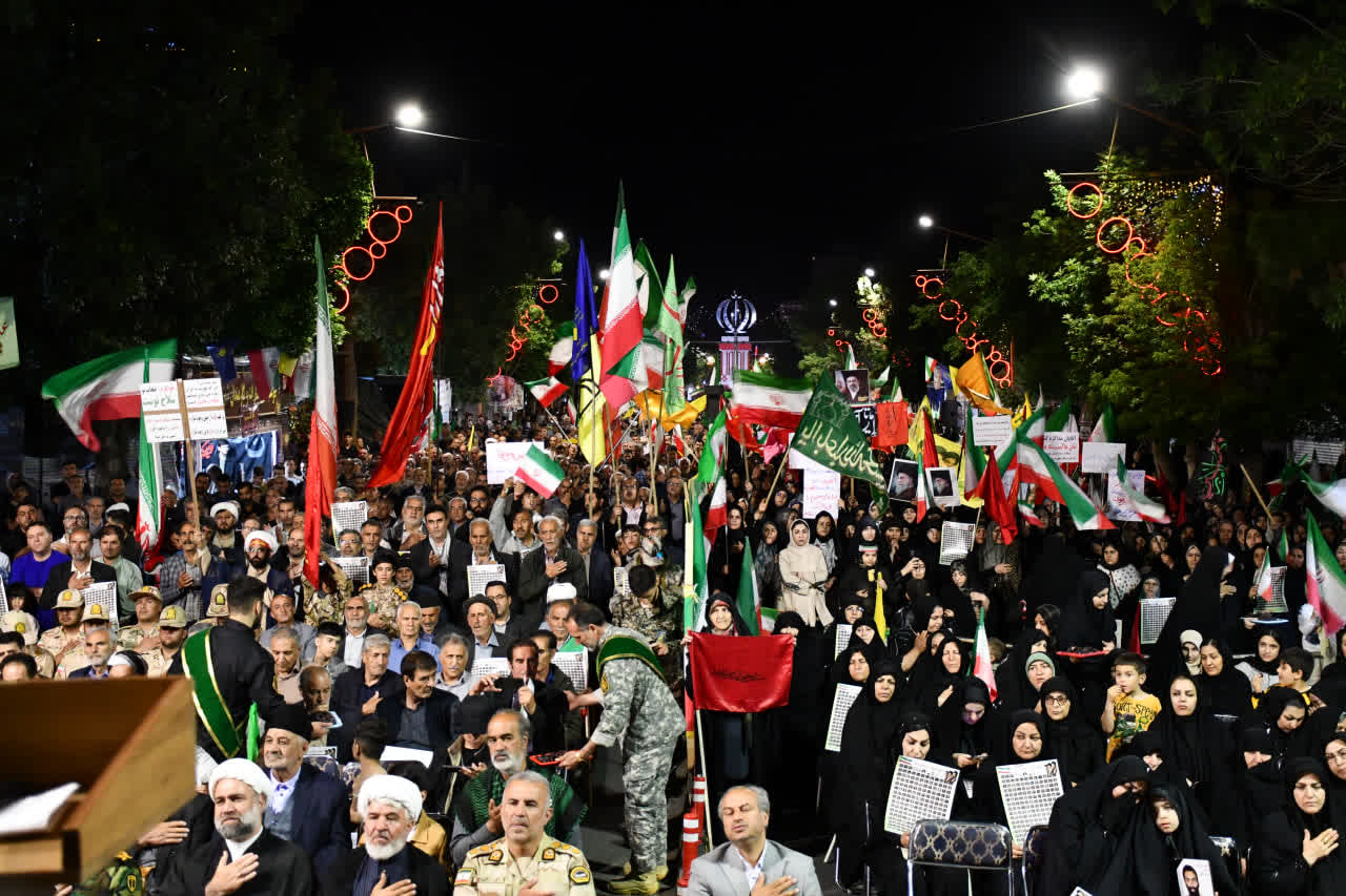 تداوم حضور فرماندار سلماس در صدمین شب تجمع مردمی در دفاع از ایران اسلامی