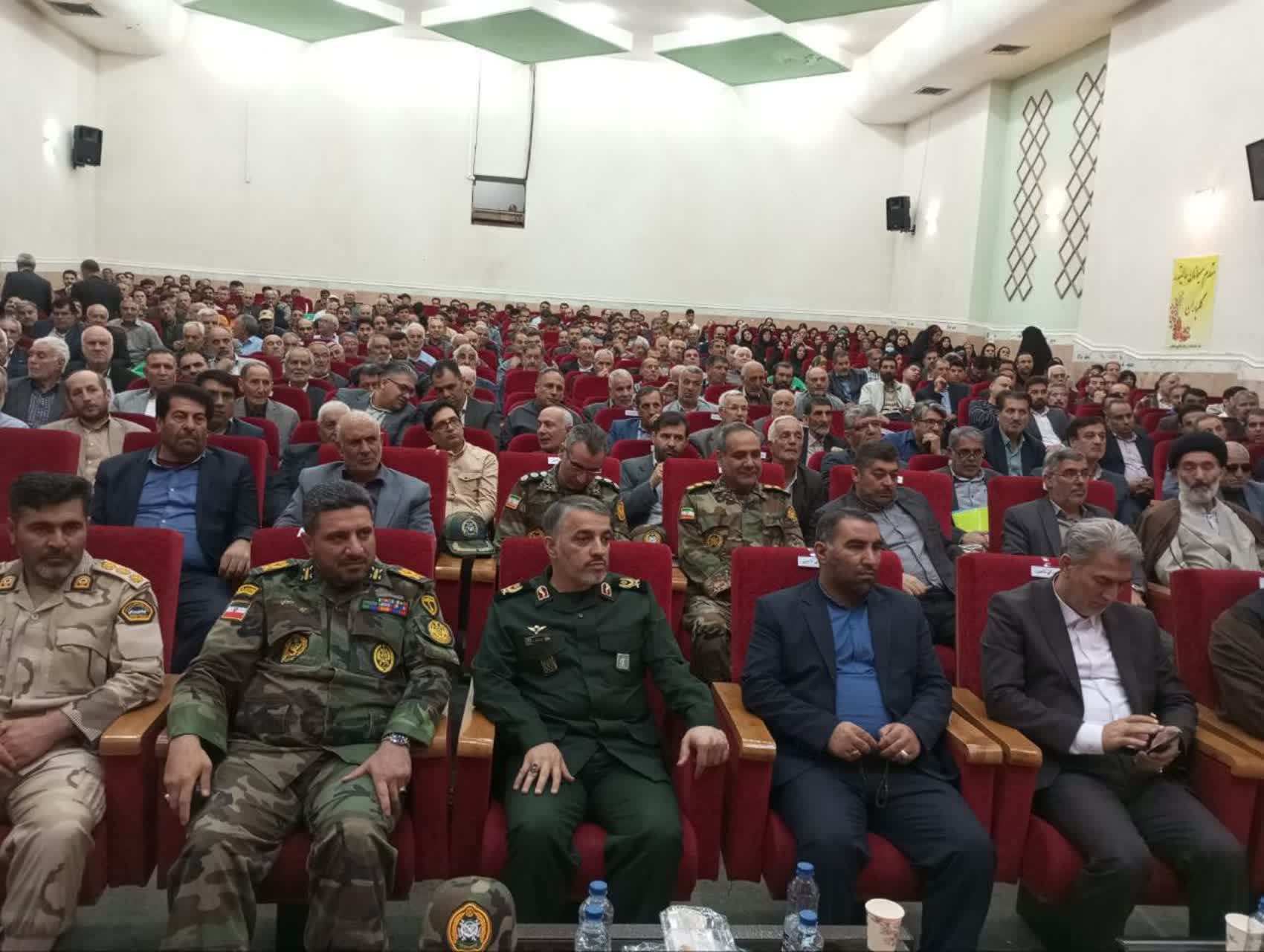 برگزاری همایش تجلیل از رزمندگان و پیشکسوتان جهاد و شهادت در سلماس