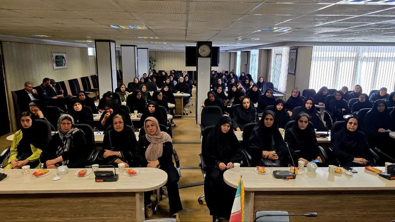 نشست بانوان فعال، نخبه با دکتر علائی؛ شنیدن حرف دل زنان توانمند سلماس