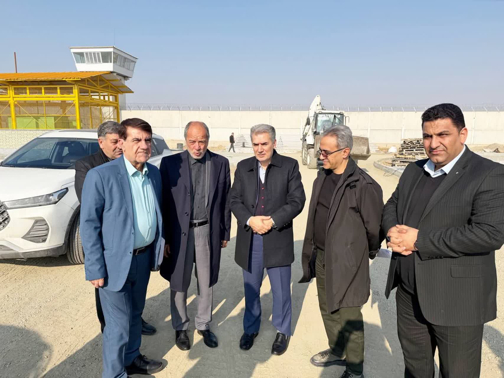 با استقبال نماینده مردم سلماس و فرماندار، معاون وزیر راه و شهرسازی و رئیس سازمان مجری طرح‌های ملی وارد شهرستان سلماس شد.