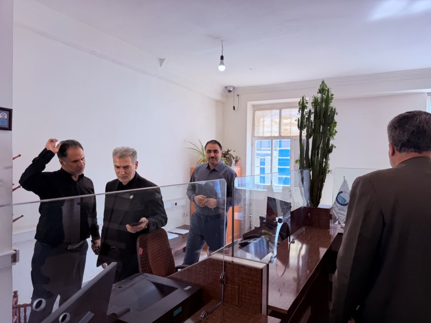 🔹بازدید سرزده علائی فرماندار شهرستان سلماس از اداره آب و فاضلاب این شهرستان انجام شد.