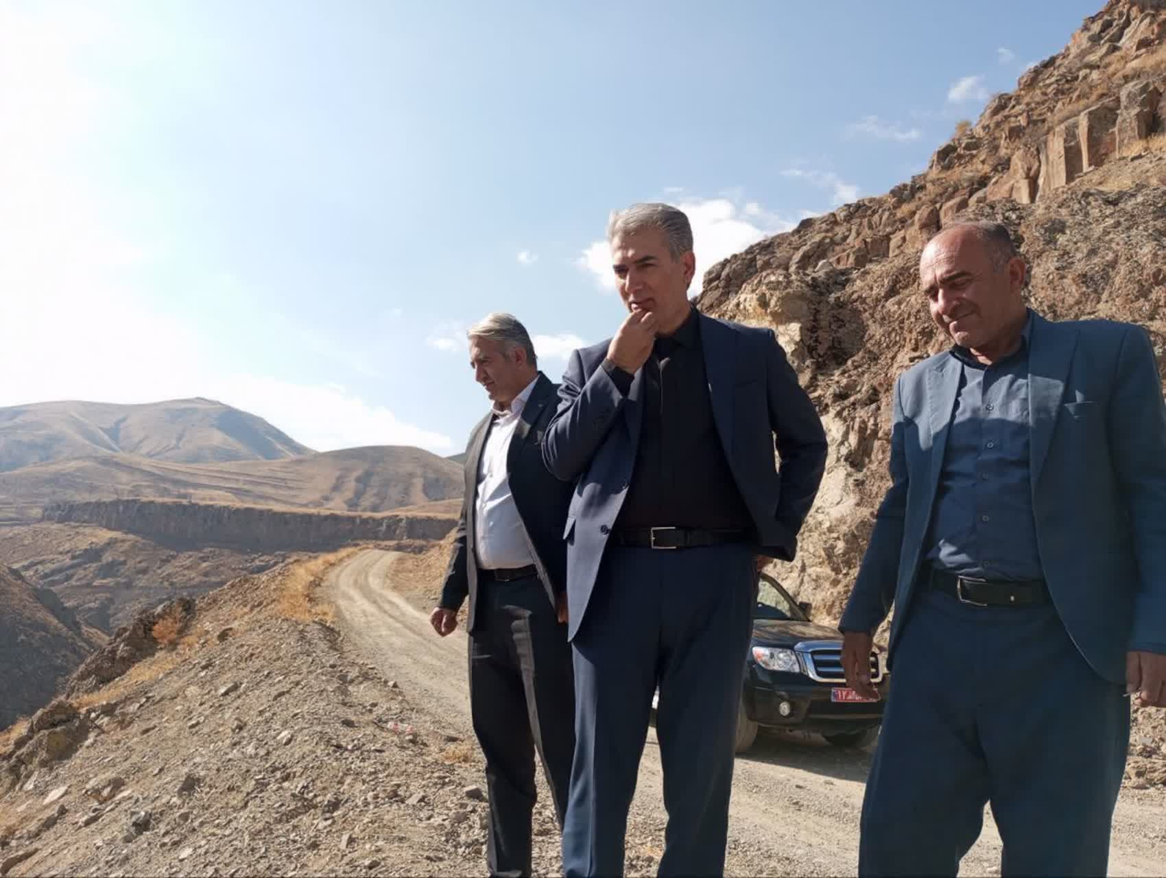 🔹 بازدید فرماندار سلماس از محور خشیلان و بررسی روند اجرای پروژههای عمرانی روستایی