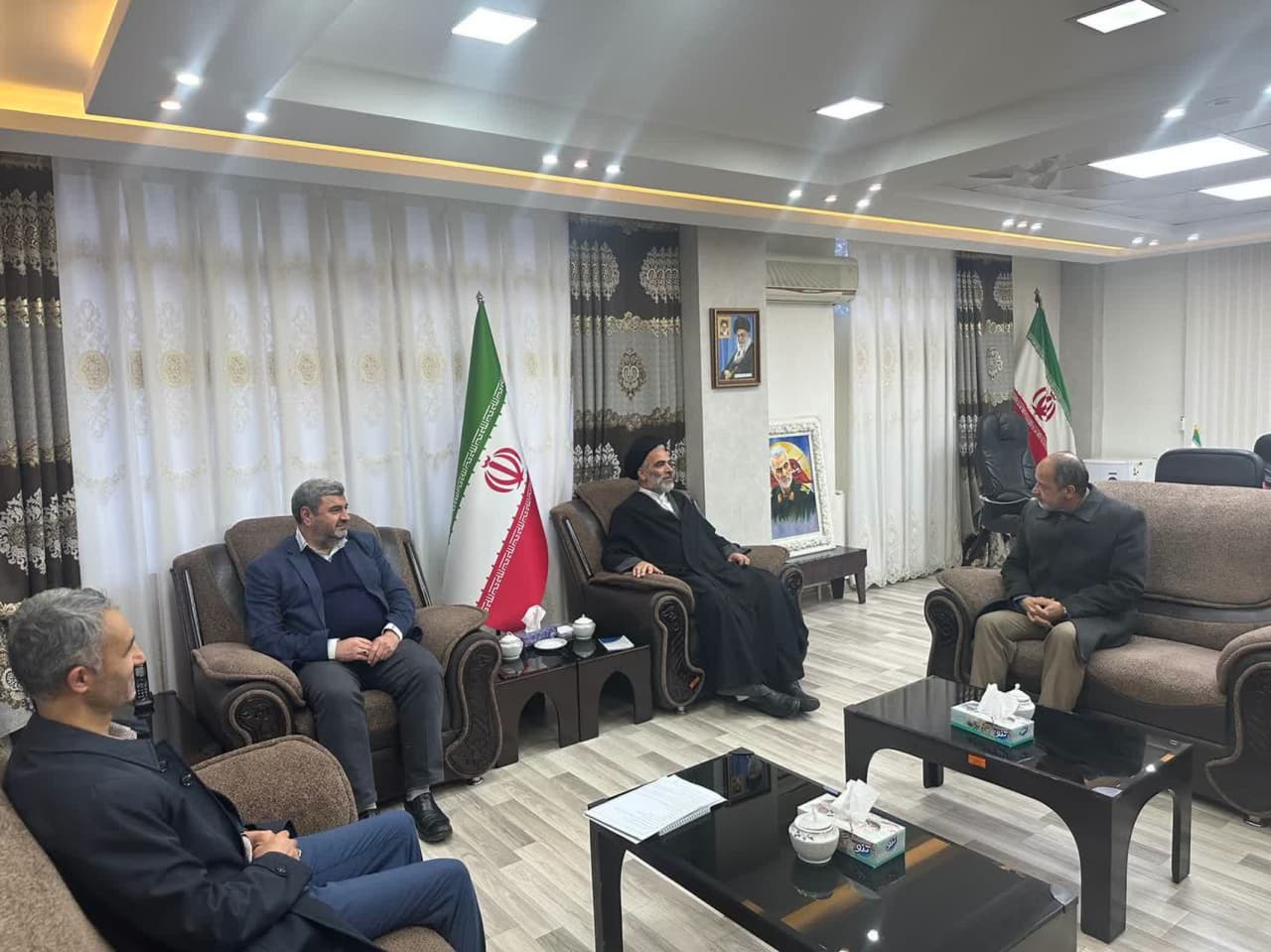 دیدار امام جمعه محترم و نماینده شریف شهرستان با فرماندار سلماس