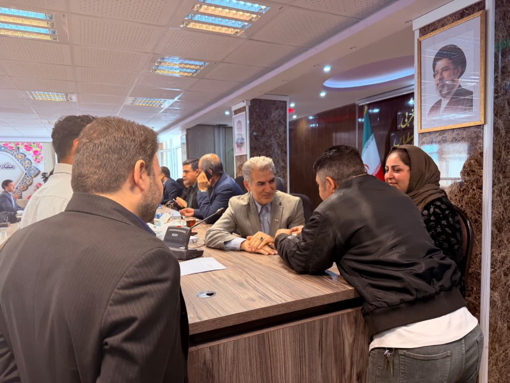 دیدار چهره‌به‌چهره فرماندار سلماس،نماینده مردم شریف شهرستان در مجلس شورای اسلامی و شهردار سلماس با شهروندان