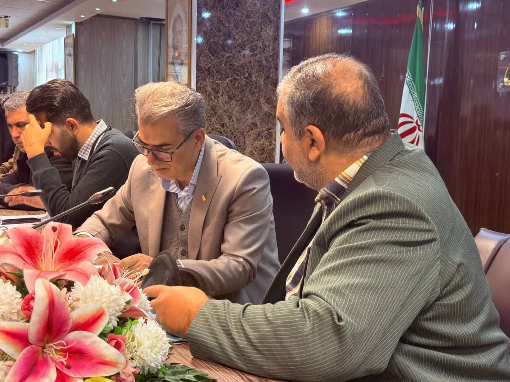 ملاقات مردمی فرماندار سلماس؛ شنیدن دغدغه‌های مردم در پنج ساعت مستقیم