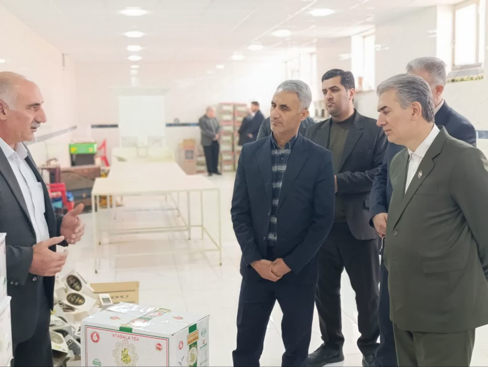 فرماندار سلماس از واحد تولیدی بسته‌بندی چای در این شهرستان بازدید کرد.