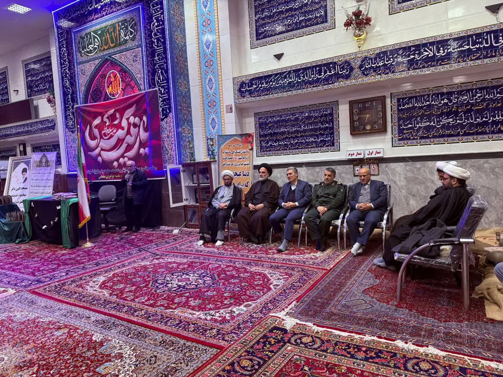 آیین اختتامیه اعتکاف دانش‌آموزی شهرستان سلماس با حضور فرماندار، امام جمعه و فرمانده سپاه این شهرستان در مسجد حضرت علی‌اصغر(ع) برگزار شد.