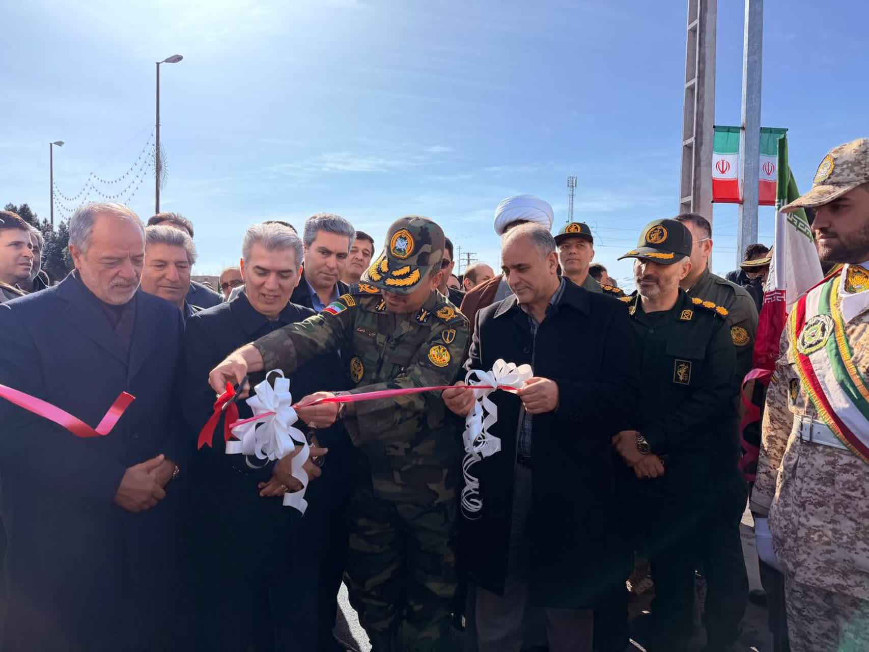 🔹پروژه کمربندی شهید فلاحی حدفاصل میدان امام علی(ع) تا خیابان مدنی با حضور معاون امنیتی استاندار آذربایجان غربی، فرماندار شهرستان، نماینده مردم در مجلس شورای اسلامی و جمعی از اعضای شورای تأمین و شورای