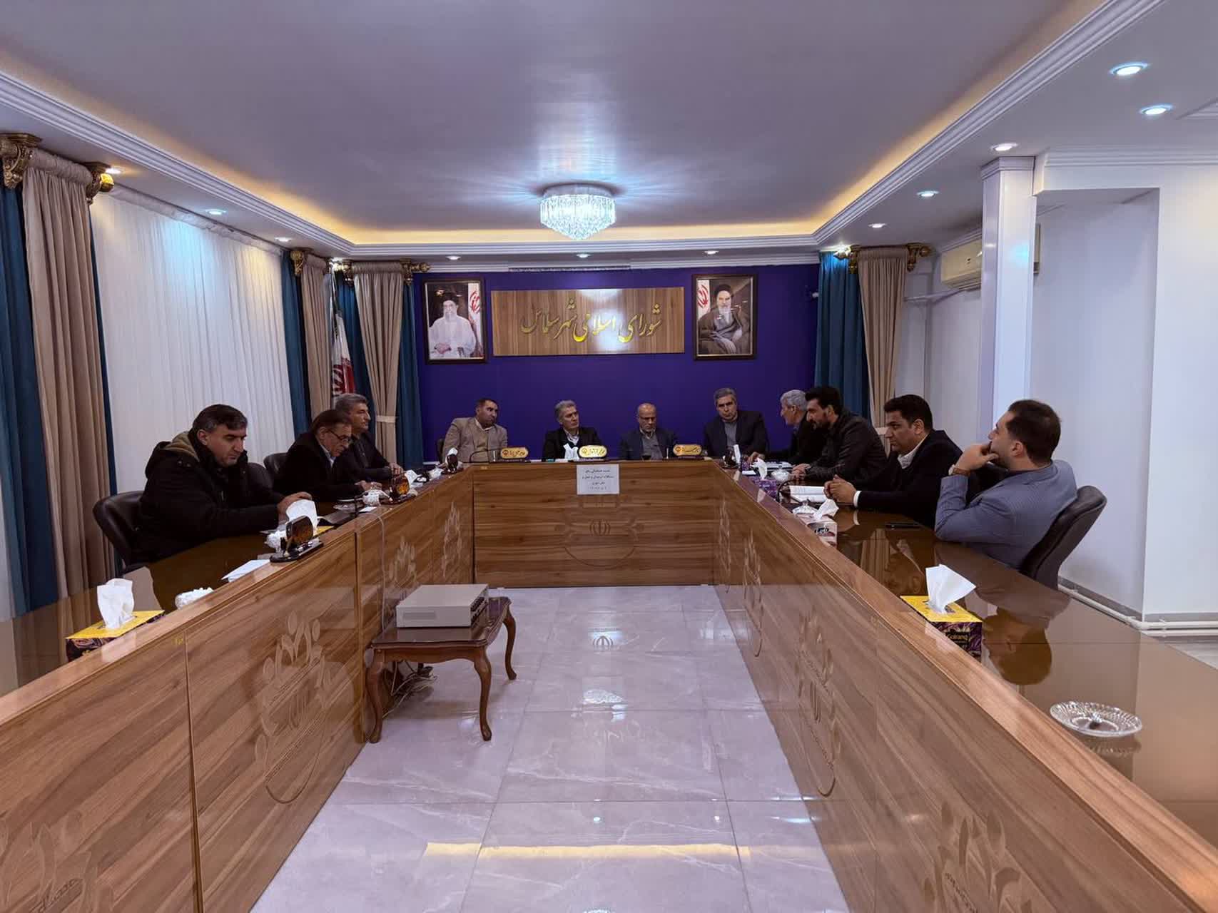 حضور فرماندار شهرستان سلماس به همراه رییس دادگستری و دادستان عمومی و انقلاب در صحن شورای اسلامی