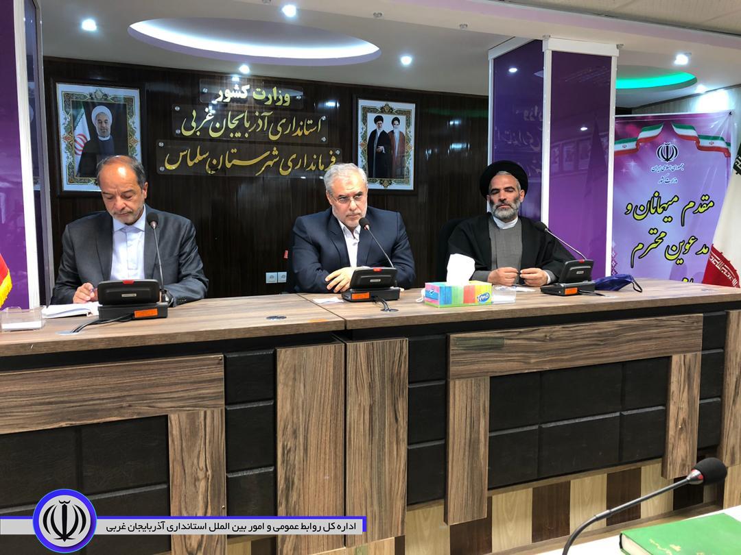 اعطای اعتبارنامه به منتخب مردم سلماس در یازدهمین دوره مجلس شورای اسلامی