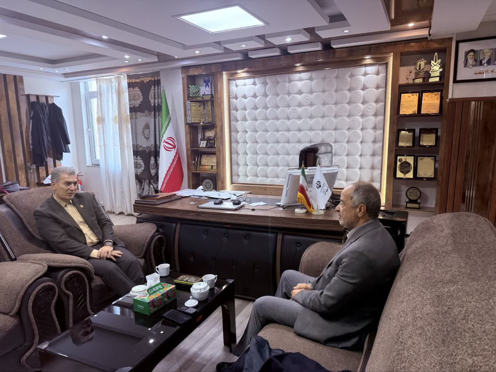 ✅️ نهضت خدمت‌رسانی در قلب بخش مرکزی؛ برپایی میز خدمت جهادی با حضور نماینده و فرماندار در 5 روستا