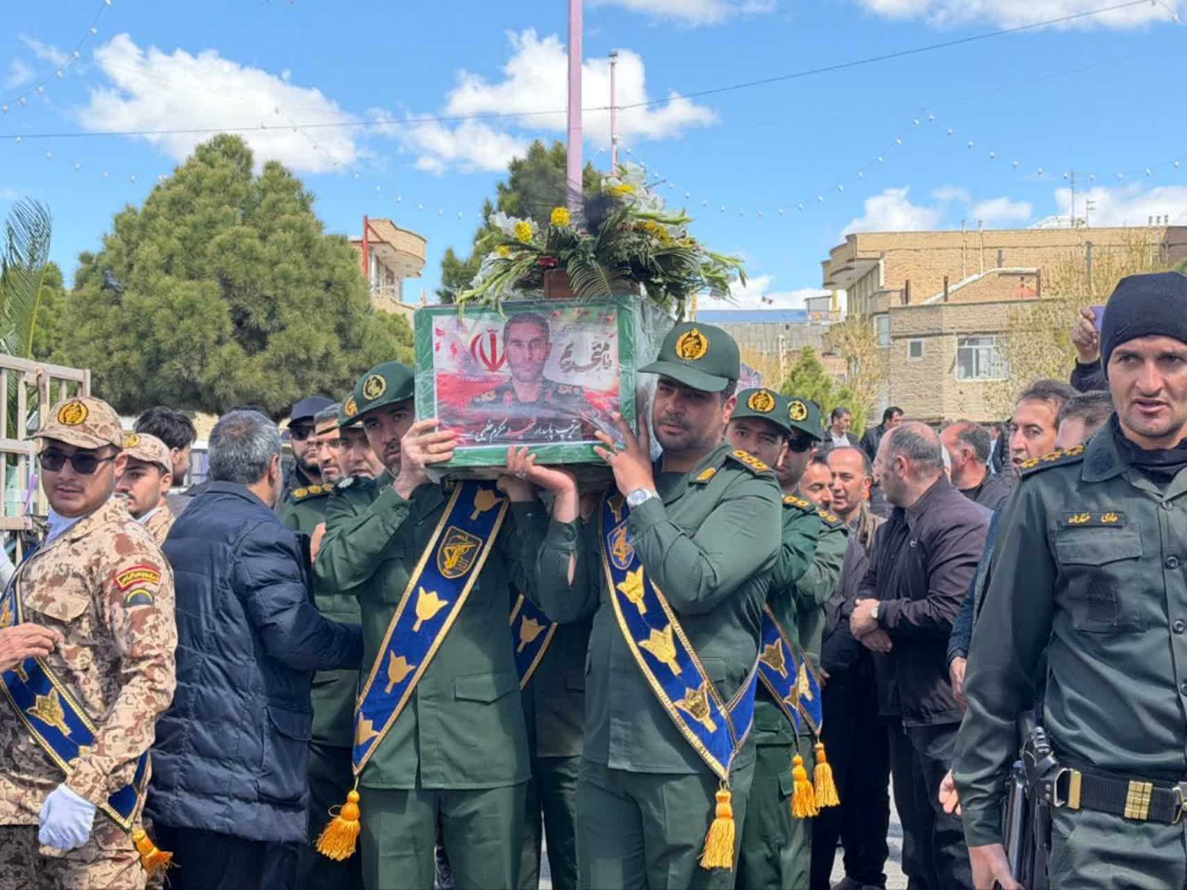 🔊 حضور فرماندار شهرستان سلماس در مراسم تشییع باشکوه پیکر شهید سردار سرتیپ مکرم عظیمی